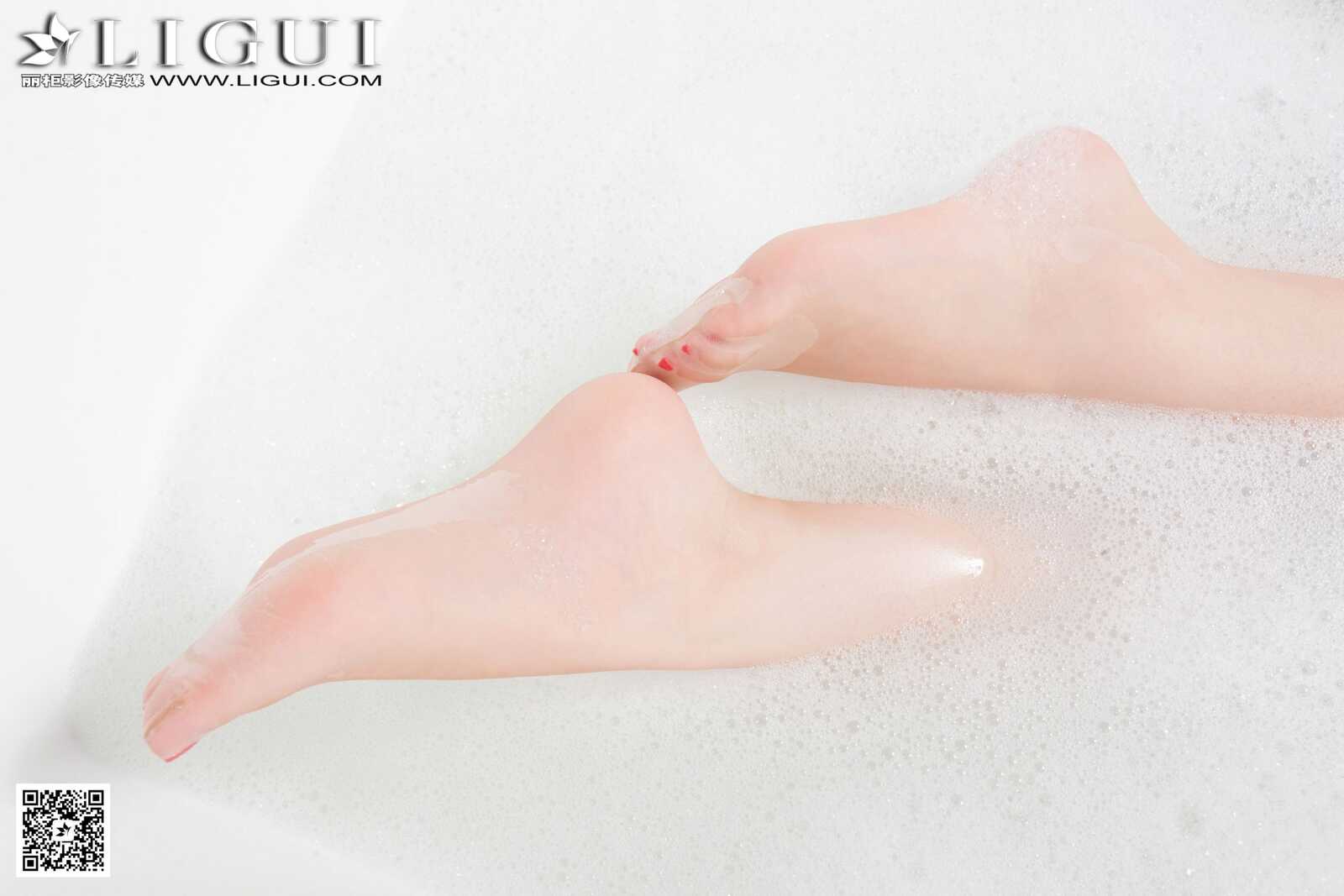 Model Vicky《浴室蕾丝丝足》上中下全集 [丽柜贵足第2张