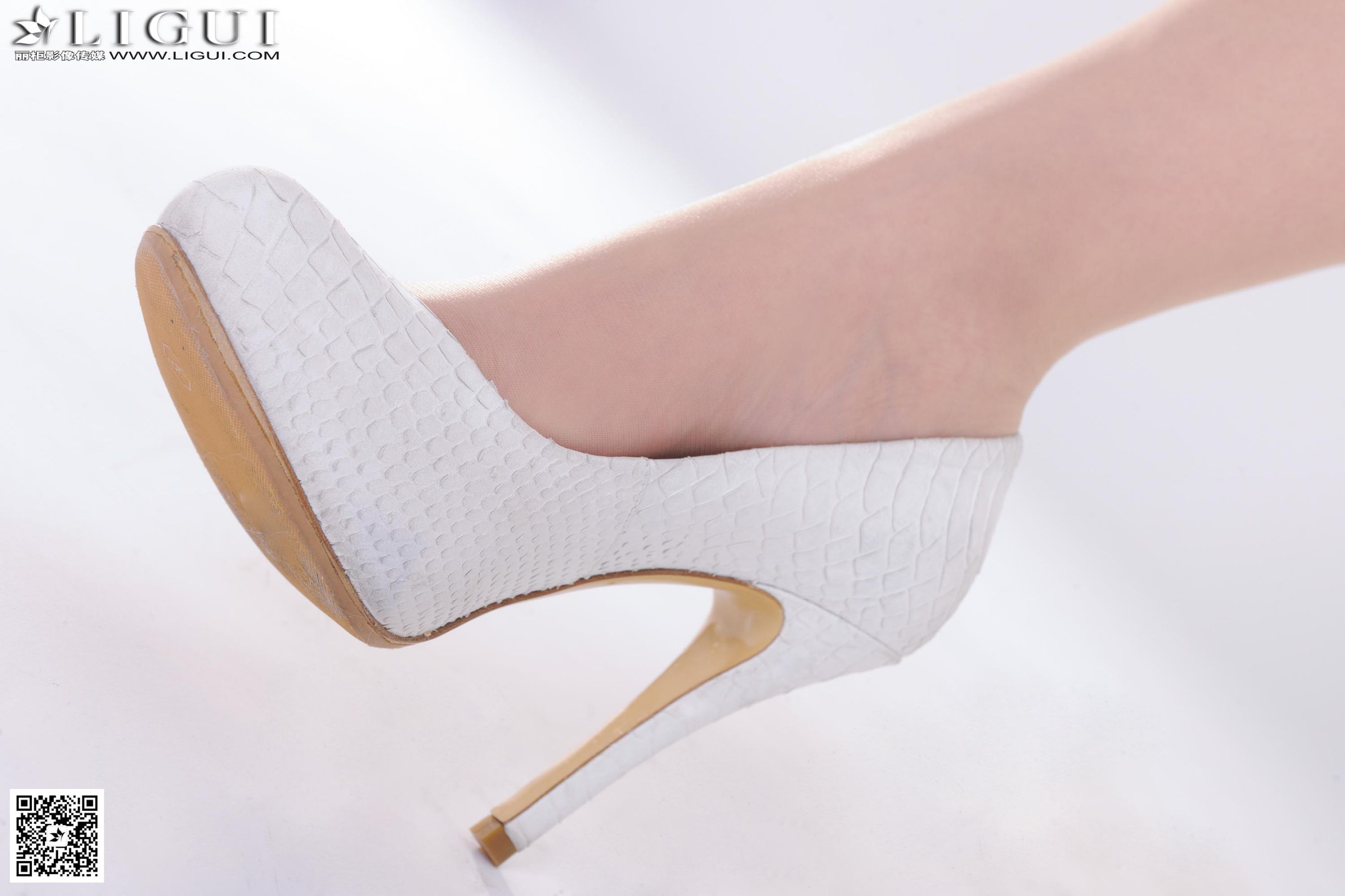 Model 文静《婚纱美女丝足高跟》[丽柜LiGui] 美腿玉第13张