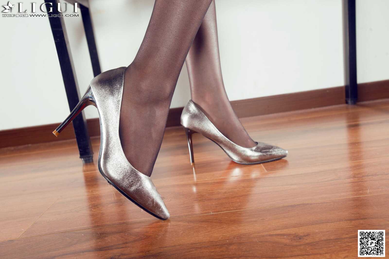 Model AMY《灰丝美女老师》 [丽柜LiGui] 美腿玉足写第12张