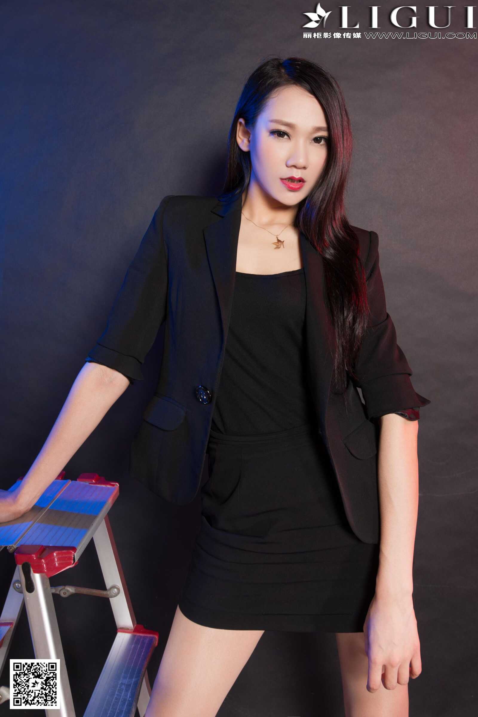 [丽柜LiGui] Model 曼蒂《职业装高跟丝足》上下全集第14张