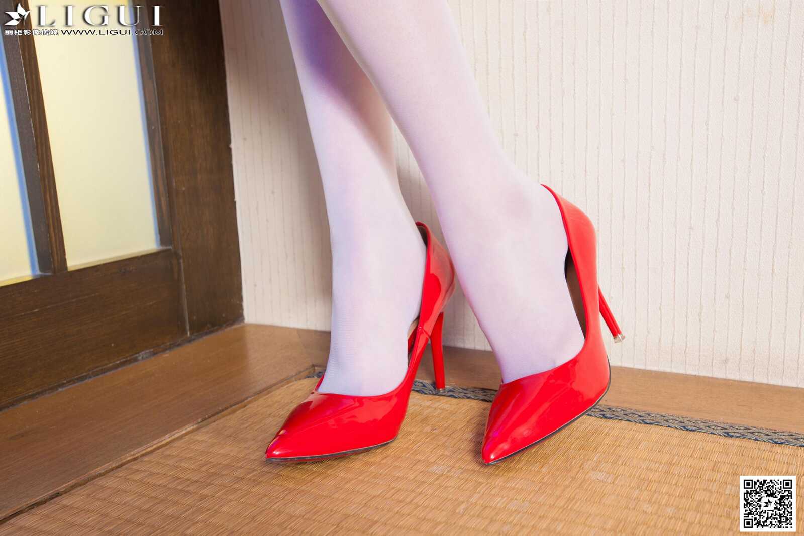 Model 佳怡《白丝红高跟护士丝足》上下全集 [丽柜第16张