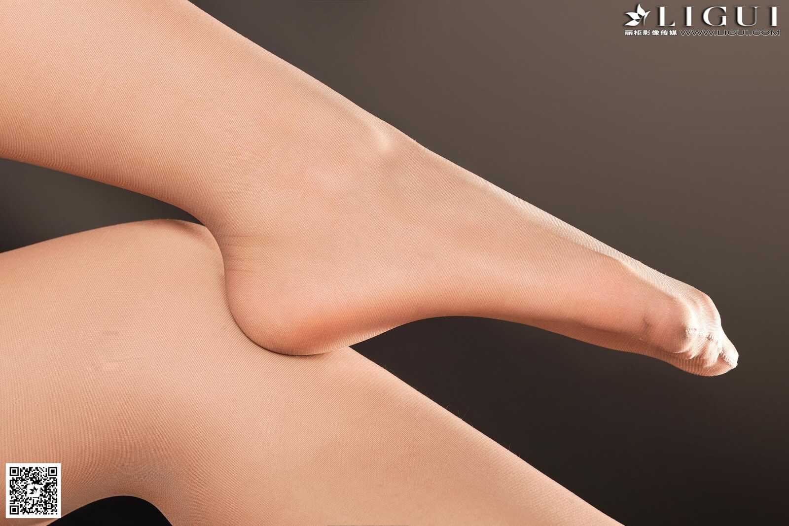 [丽柜LiGui] Model 安然《蓝色职业装套裙丝足》美腿第5张