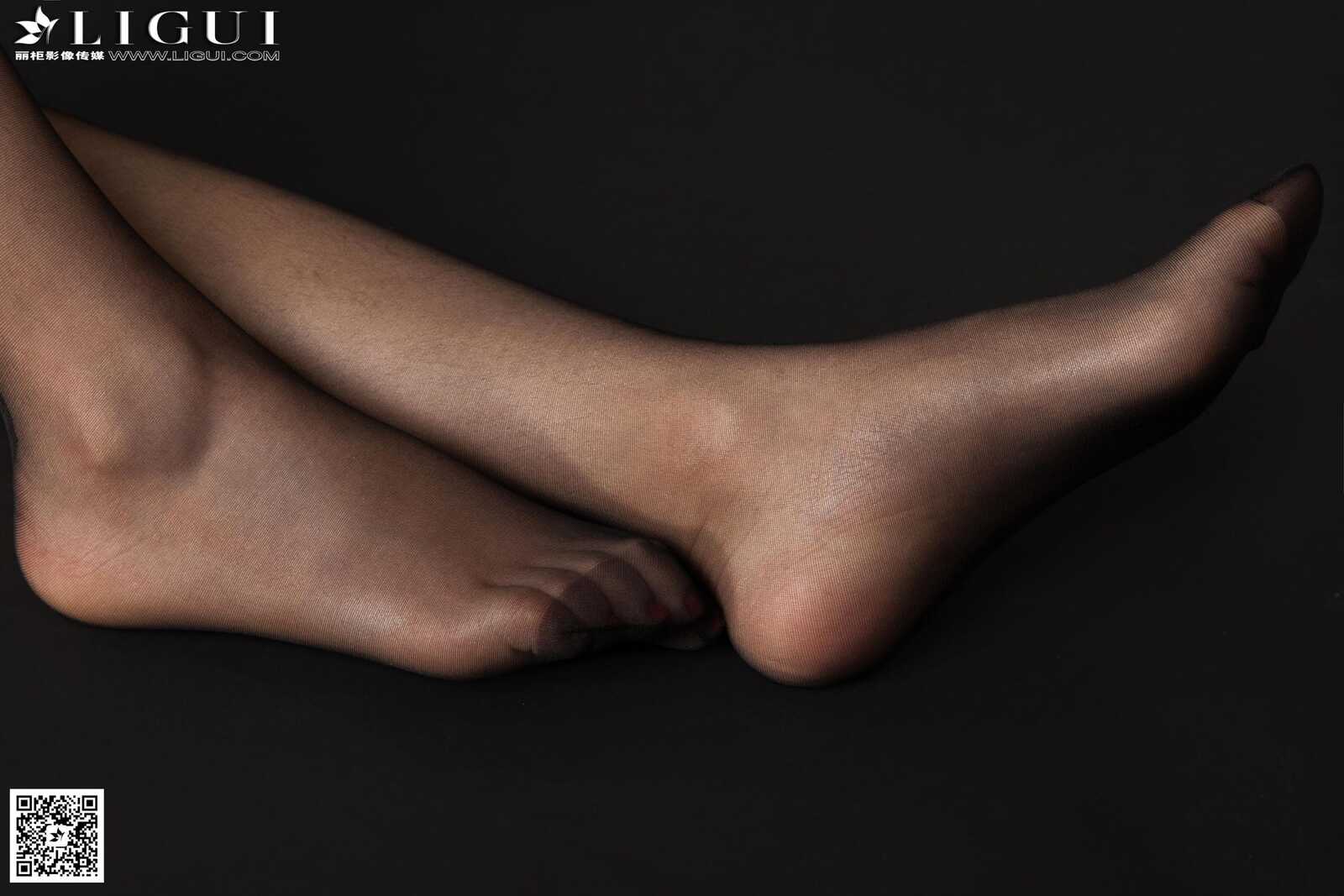 [丽柜LiGui] Model 凌凌《黑丝高跟美足》美腿玉足写第3张