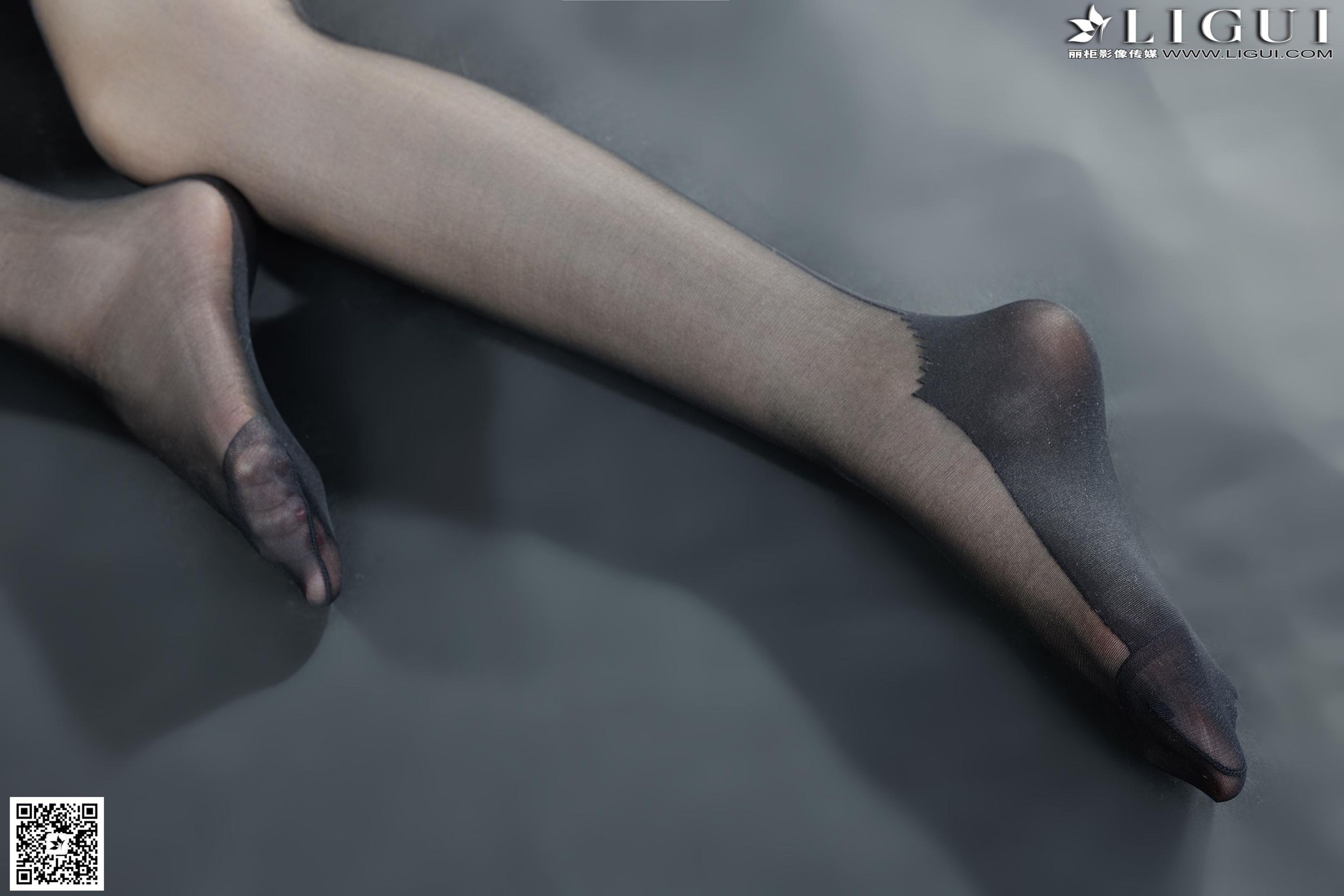 Model 菲菲《高贵黑丝丽人丝足》上中下全集 [丽柜第4张