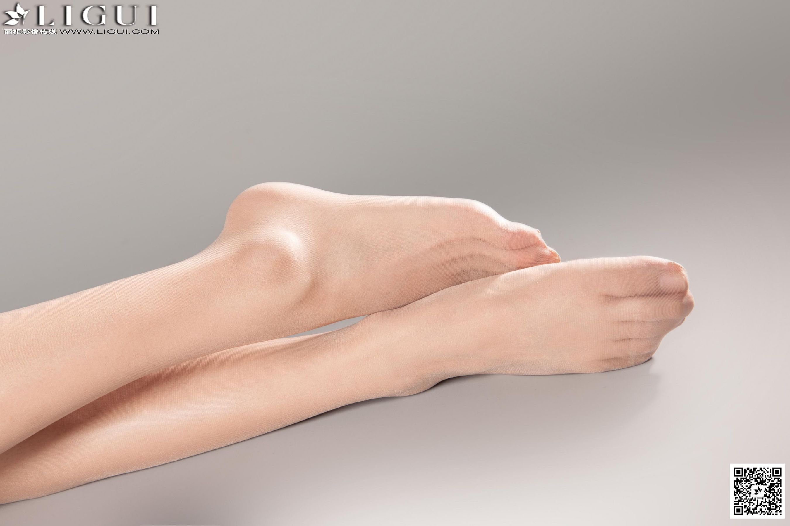 [丽柜LiGui] Model 曼蒂《职场丽人丝足》上下全集第3张