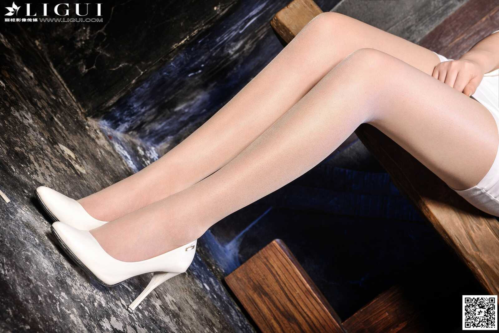 Model 允儿《另类职场丽人丝足诱惑》上下全集第10张