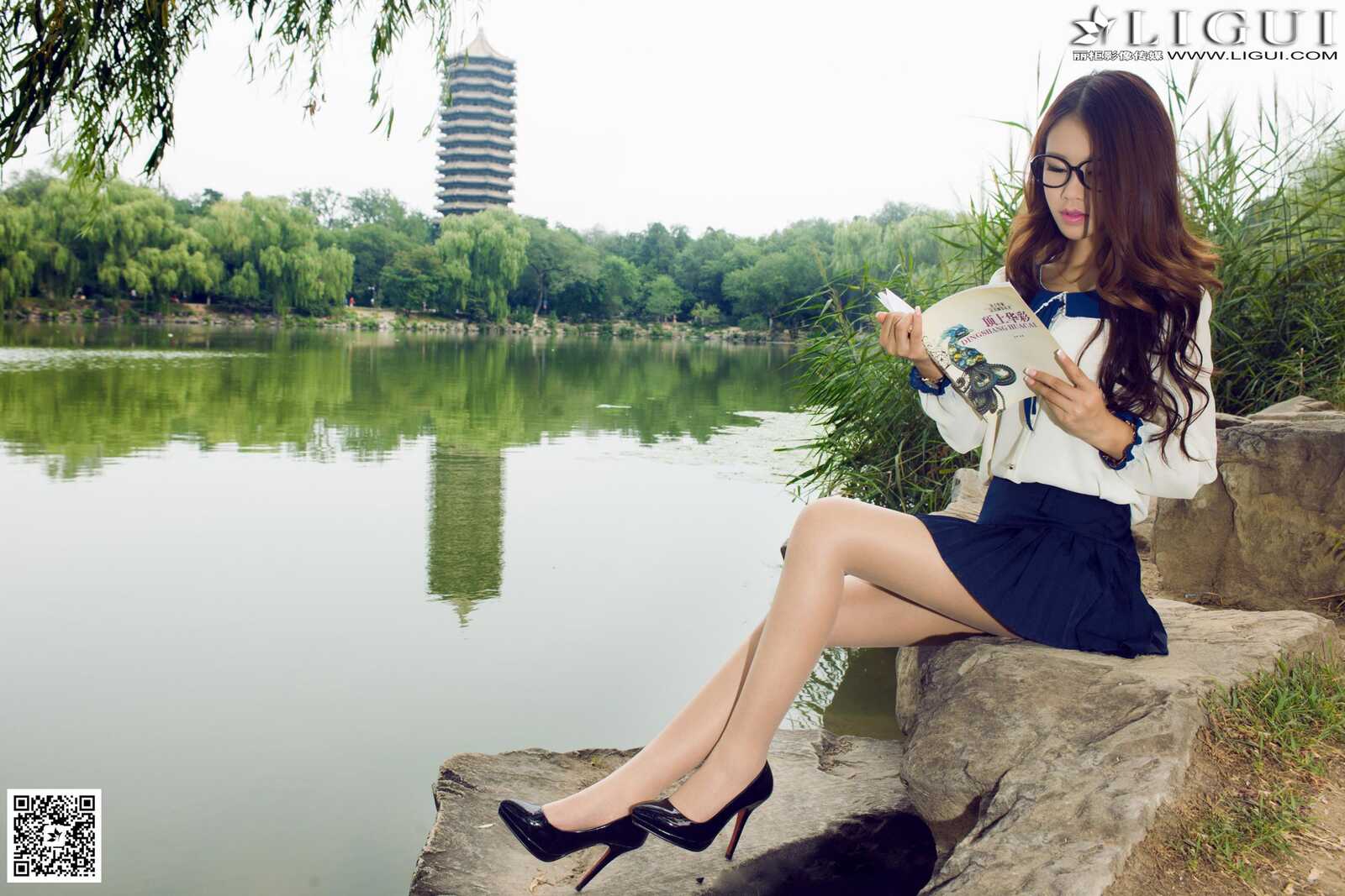 Model 语寒《校花女神公园美拍》上下全集 [丽柜第9张
