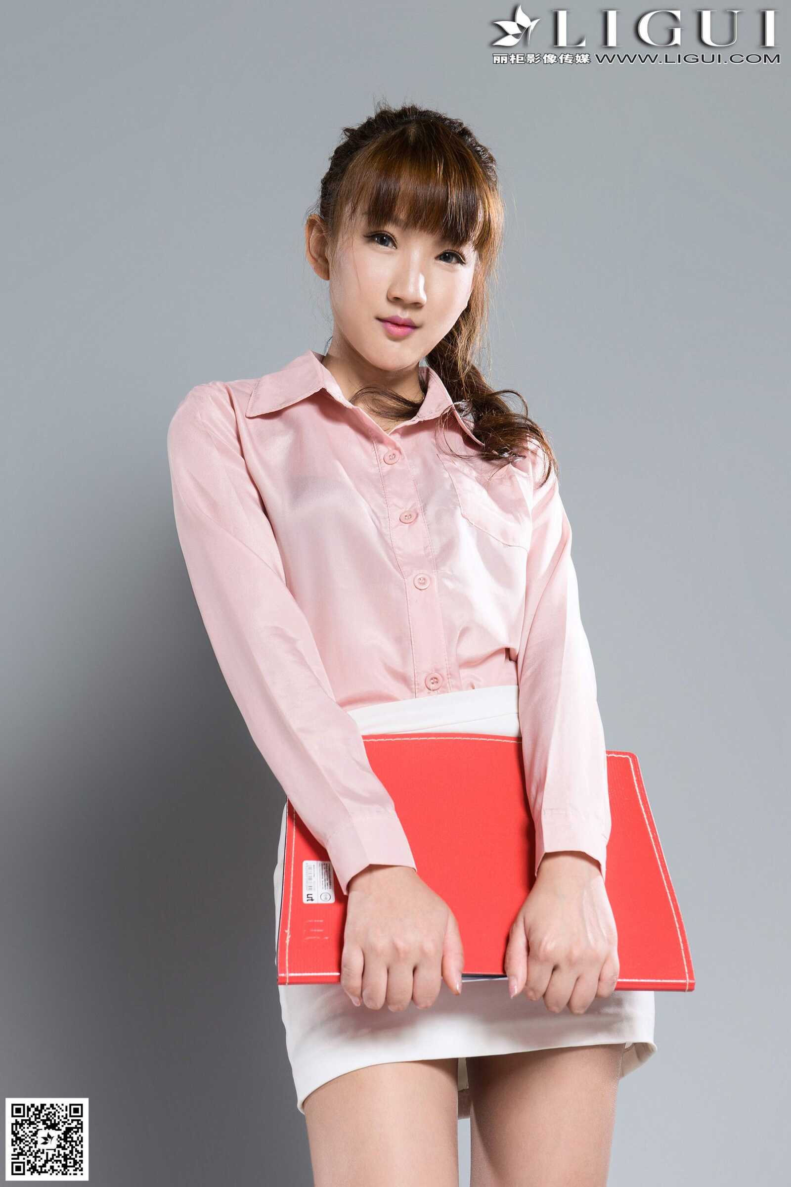 [丽柜LiGui] Model 司琪《清纯甜美的小秘书丝足》上第18张