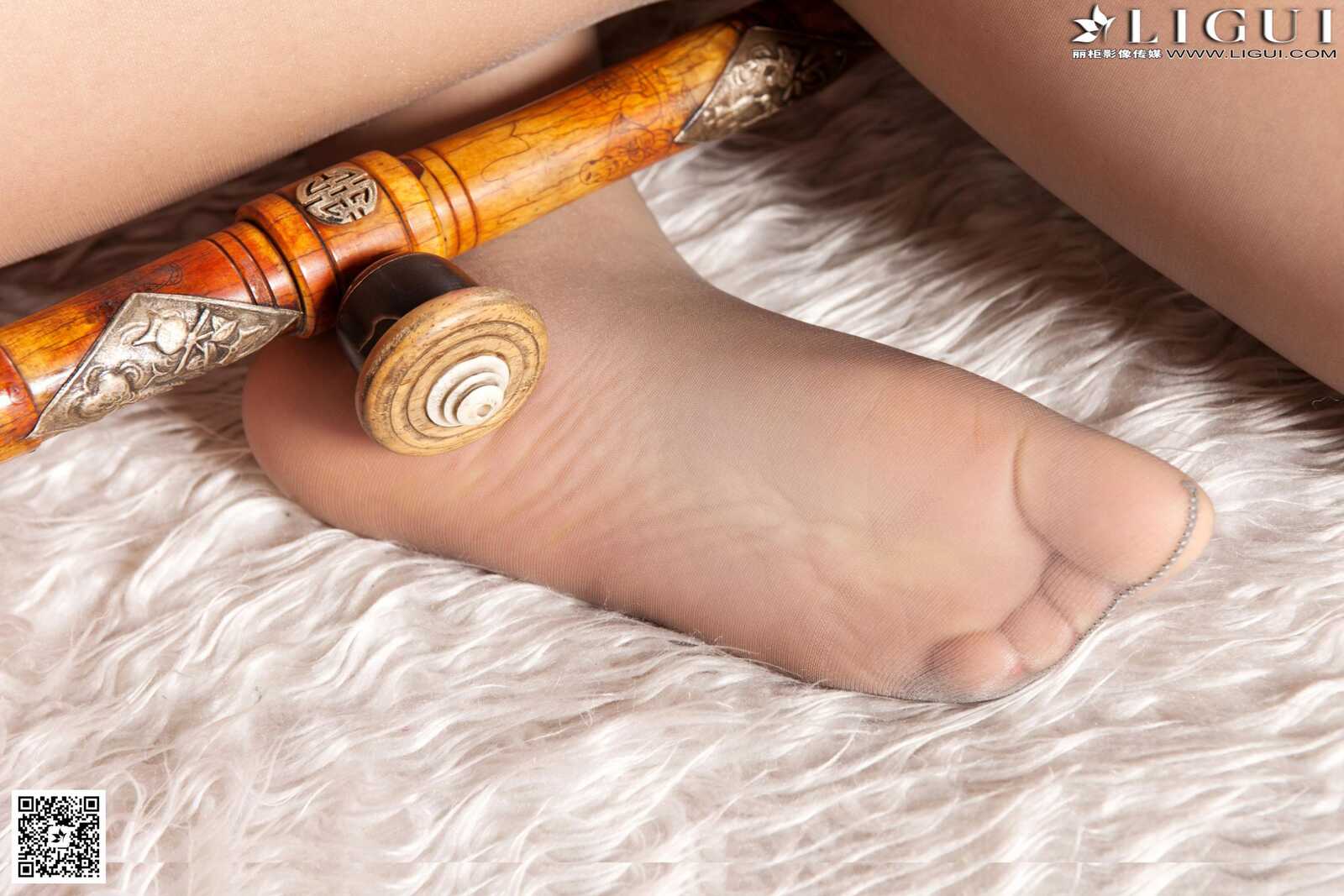 Model 语寒《新年旗袍丝足高跟》上下全集 [丽柜第1张