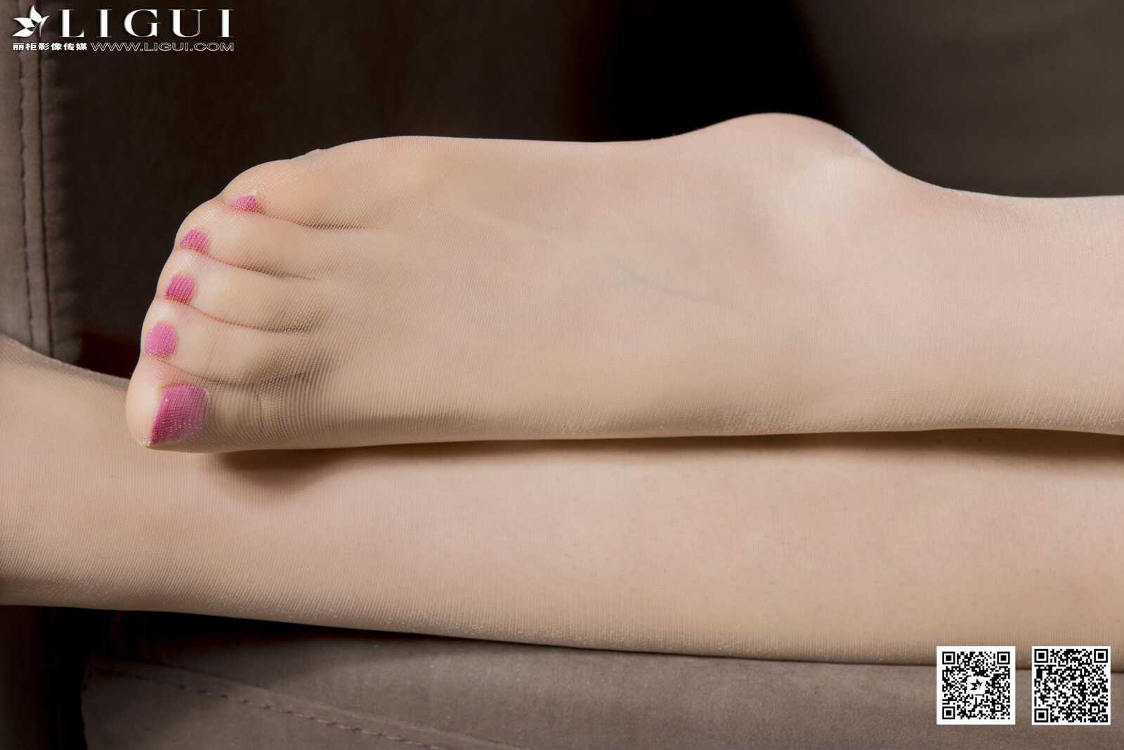 [丽柜LiGui] Model 允儿《沙发上的高跟美足》美腿玉第4张