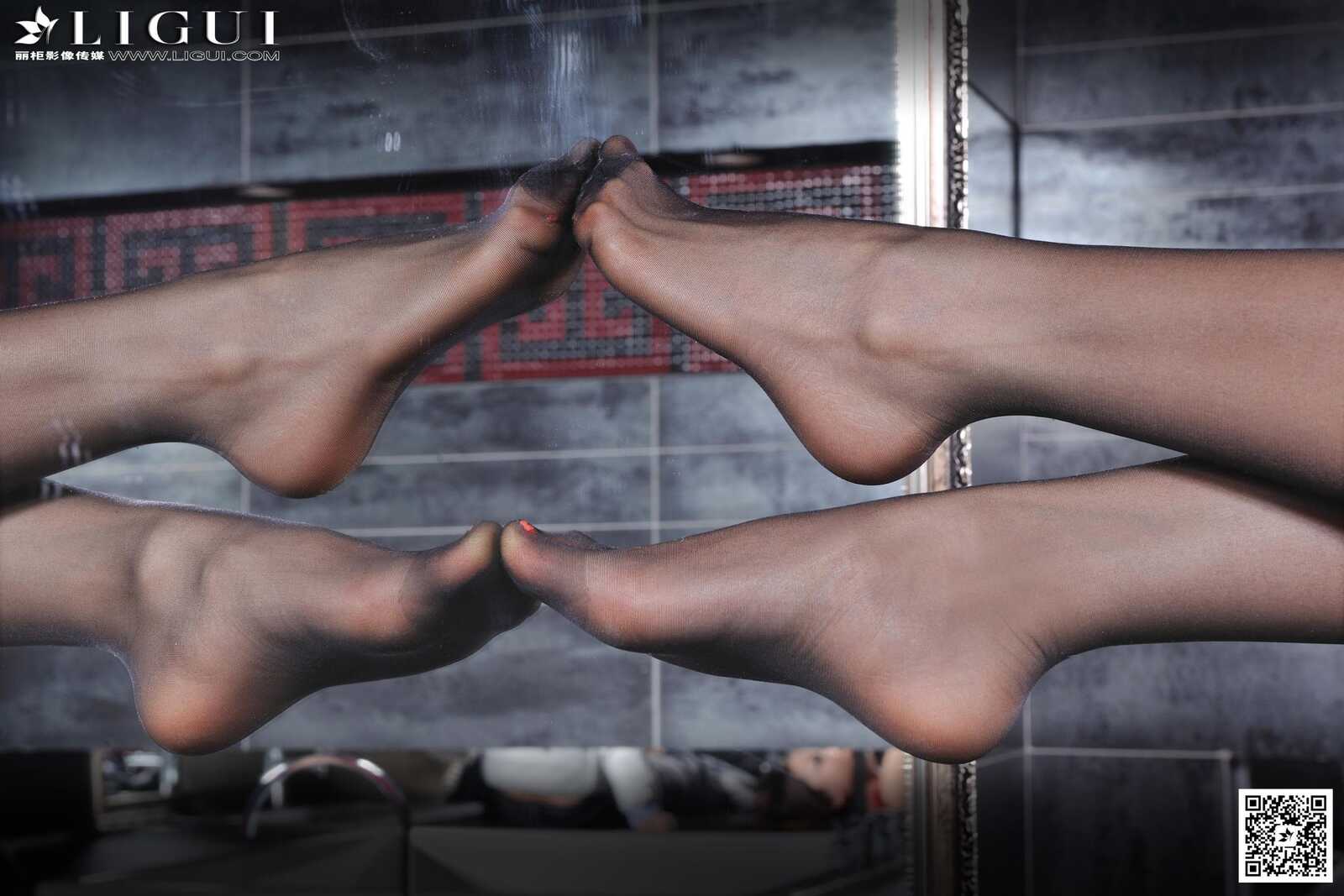 Model 可馨《高跟女郎灰丝美足》上下全集 [丽柜第1张