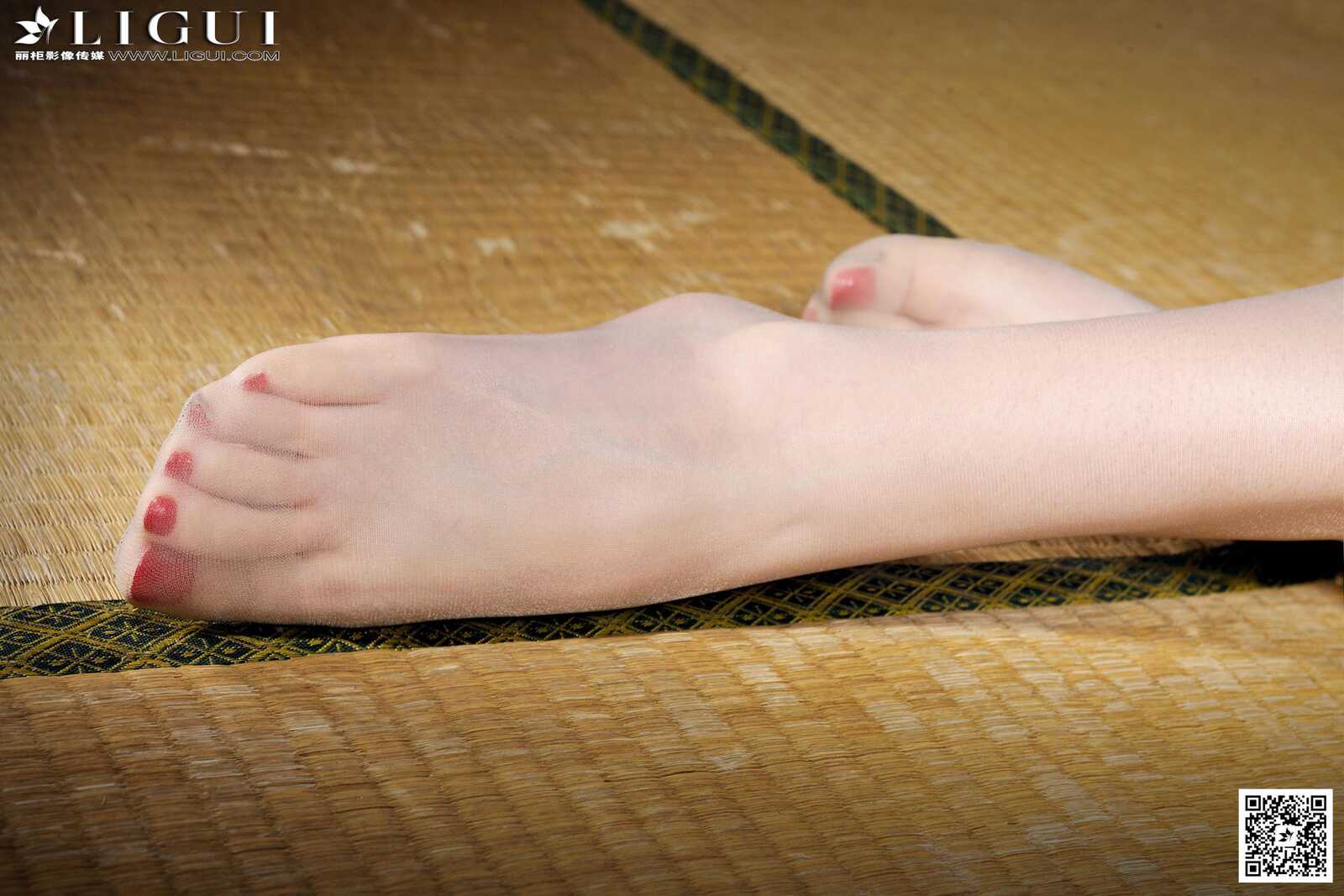 Model 允儿《古典旗袍美足》 [丽柜LiGui] 美腿玉足第3张