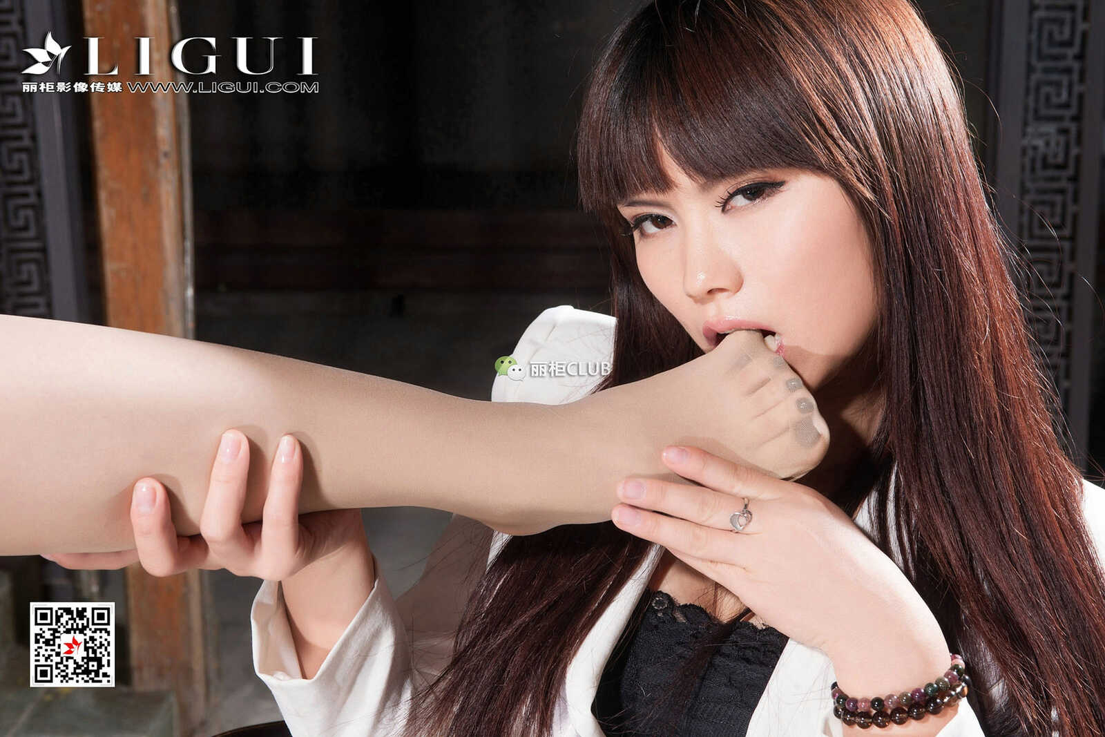 Model 刘建&amp;amp;晴晴《姐妹花丝足》 [丽柜Ligui] 写真第14张