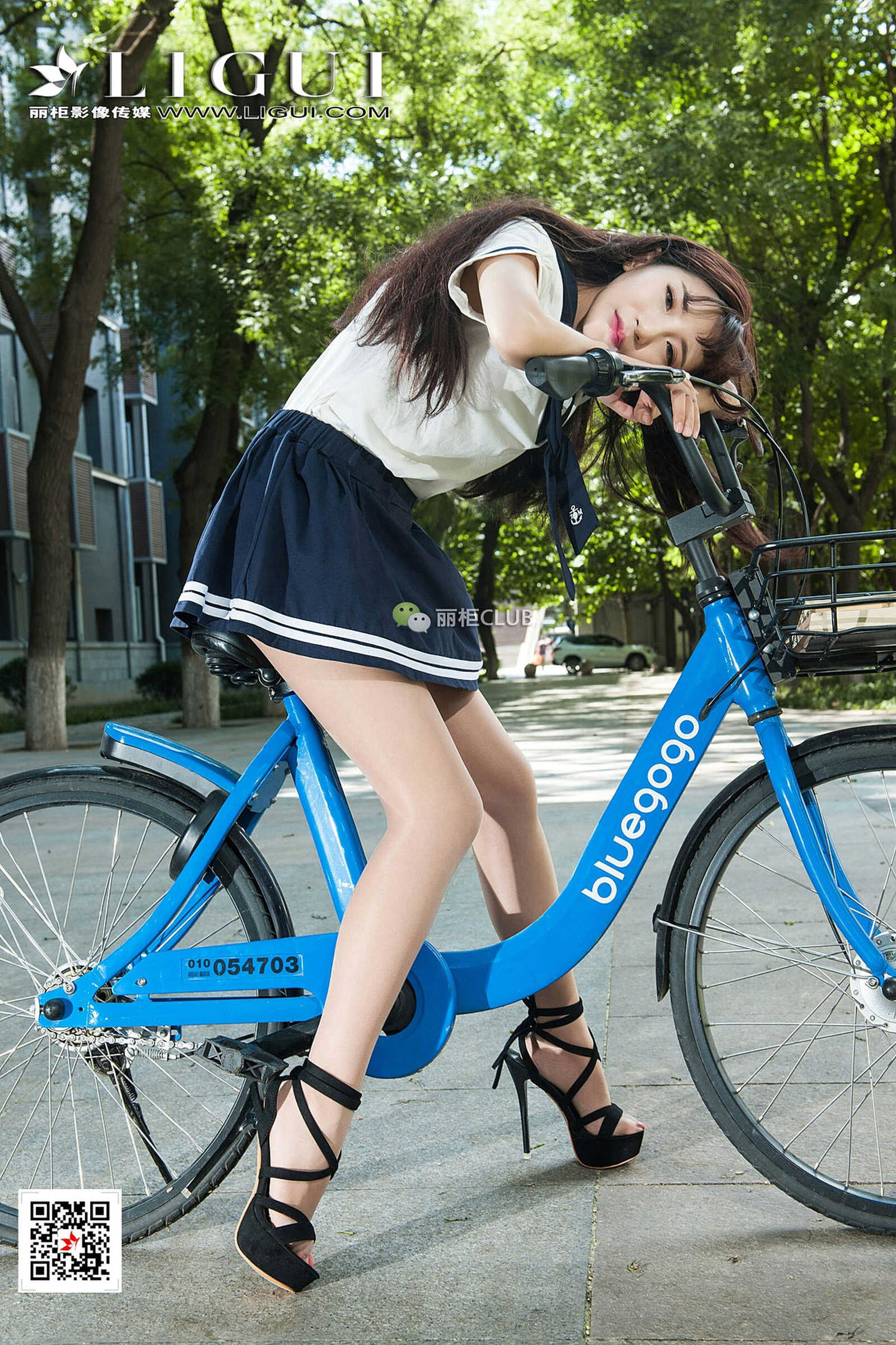 Model 筱筱《校园女神丝足美腿》 [丽柜Ligui] 写真第13张