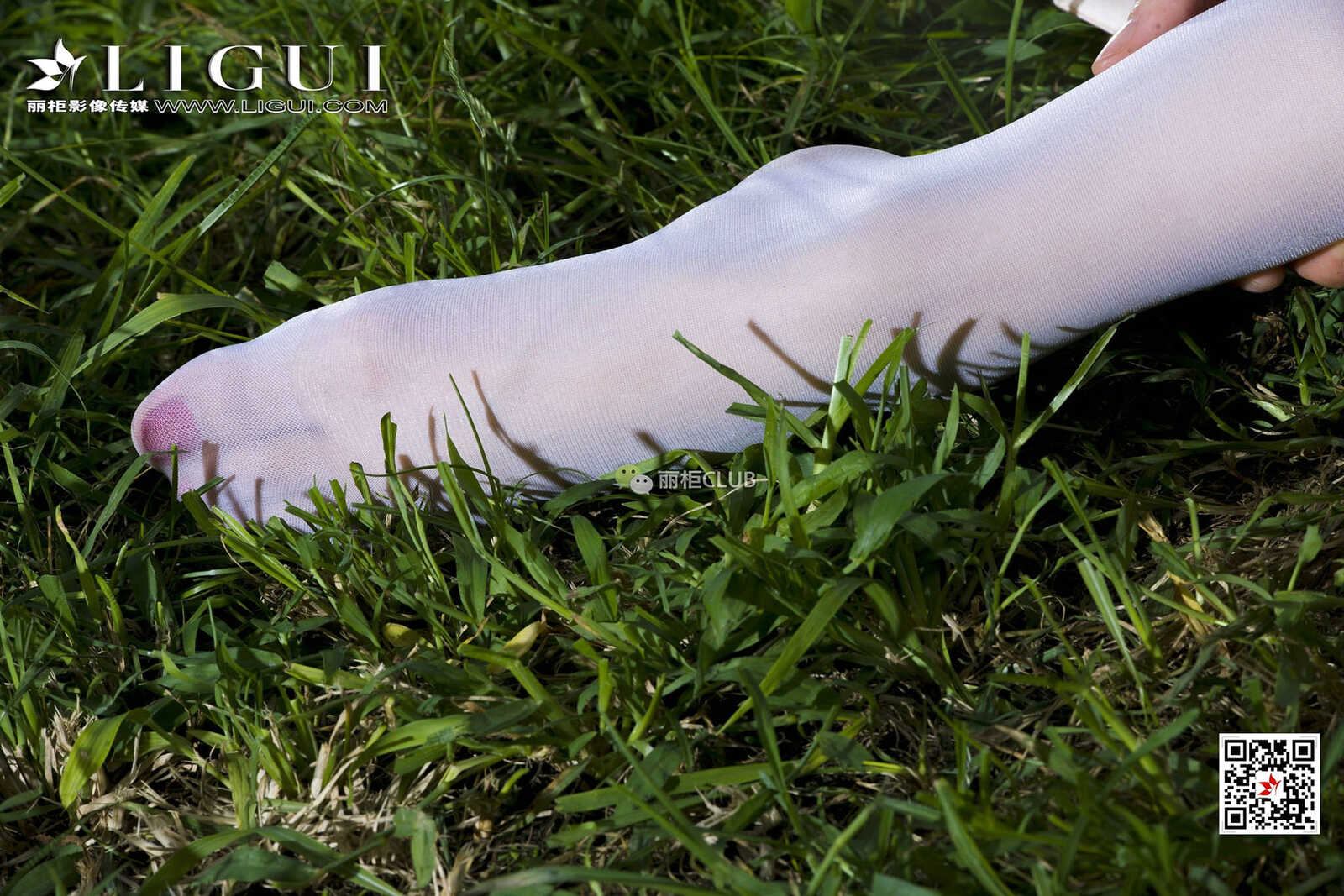 Model 雪儿《白丝+抹胸礼服》 [丽柜Ligui] 写真集第9张