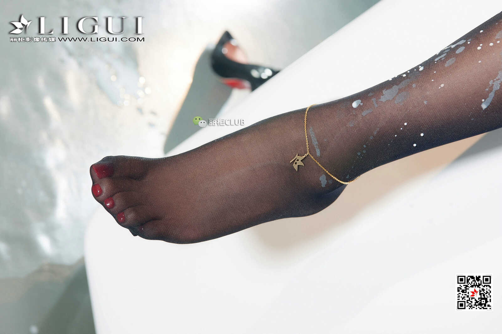 Model 温蒂《吊带黑丝美脚》 [丽柜Ligui] 写真集第16张