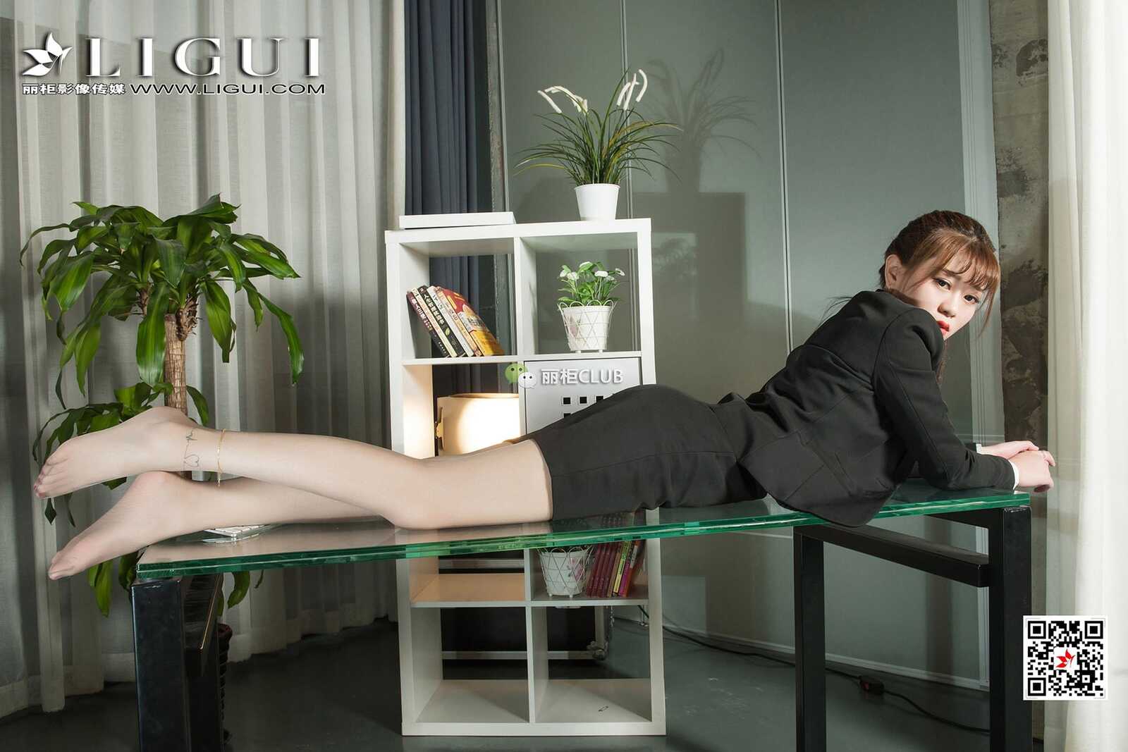 Model 媛宝《办公室丝足》 [丽柜Ligui] 写真集第12张