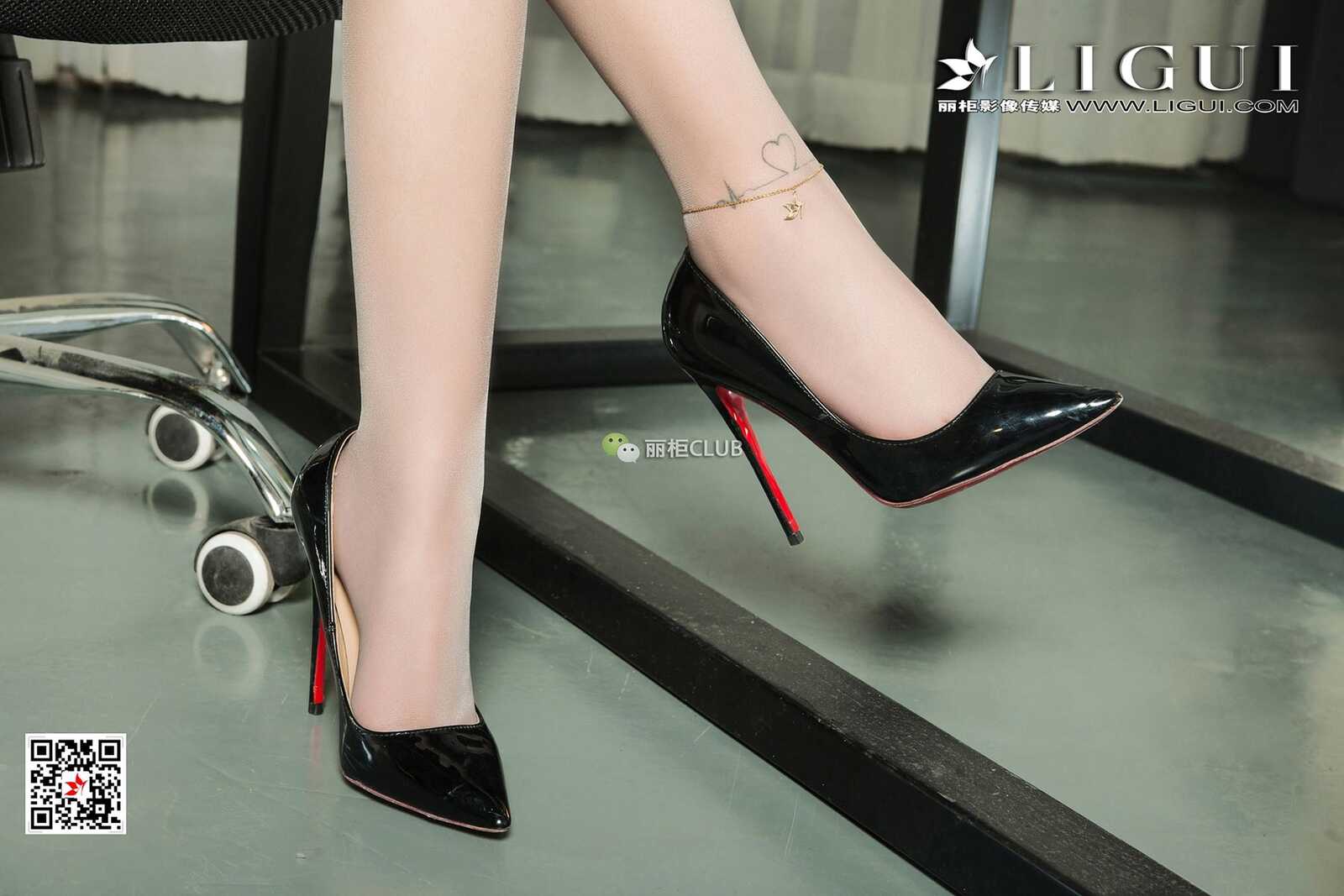 Model 媛宝《办公室丝足》 [丽柜Ligui] 写真集第1张