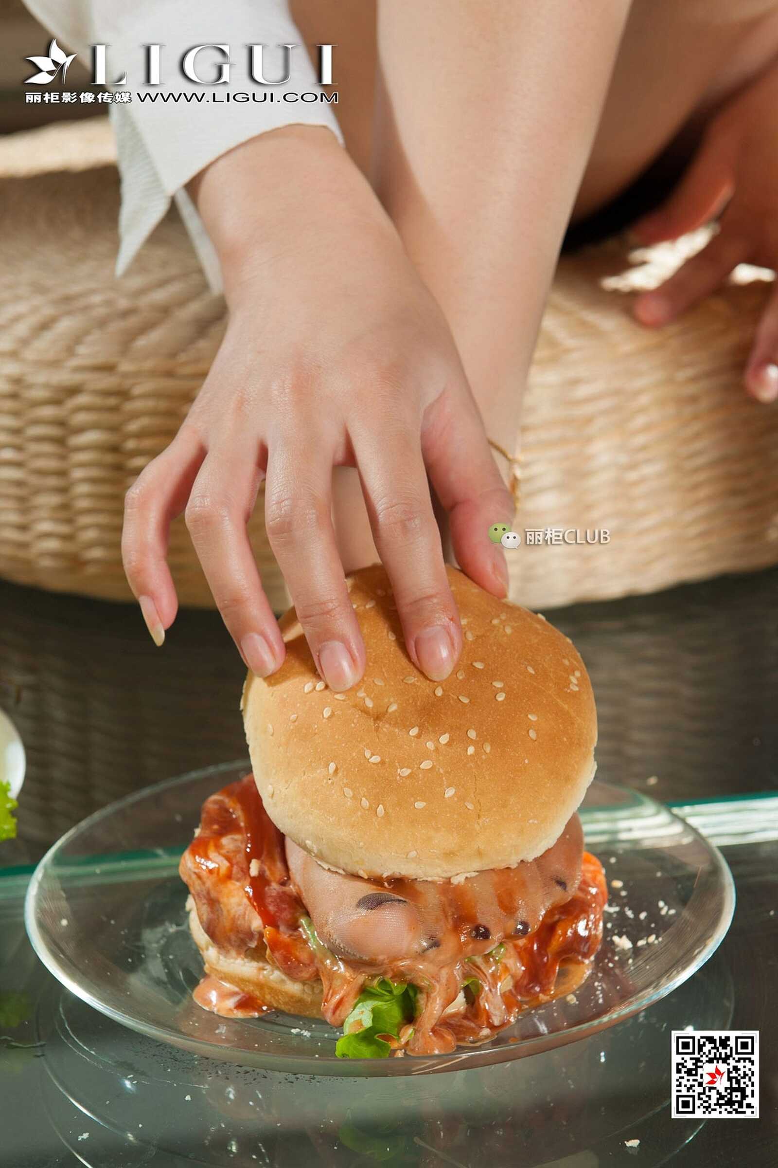 Model 腿模Vicky《汉堡美脚丝足》 [丽柜Ligui] 写真集第11张