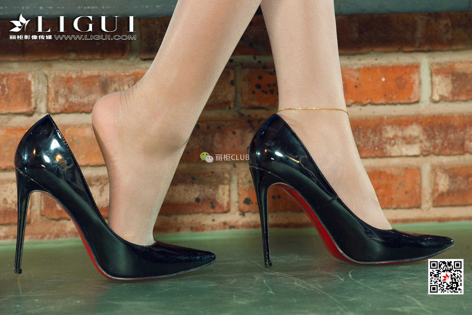 Model 王艾萌《酒吧吧台女神》 [丽柜Ligui] 写真集第21张