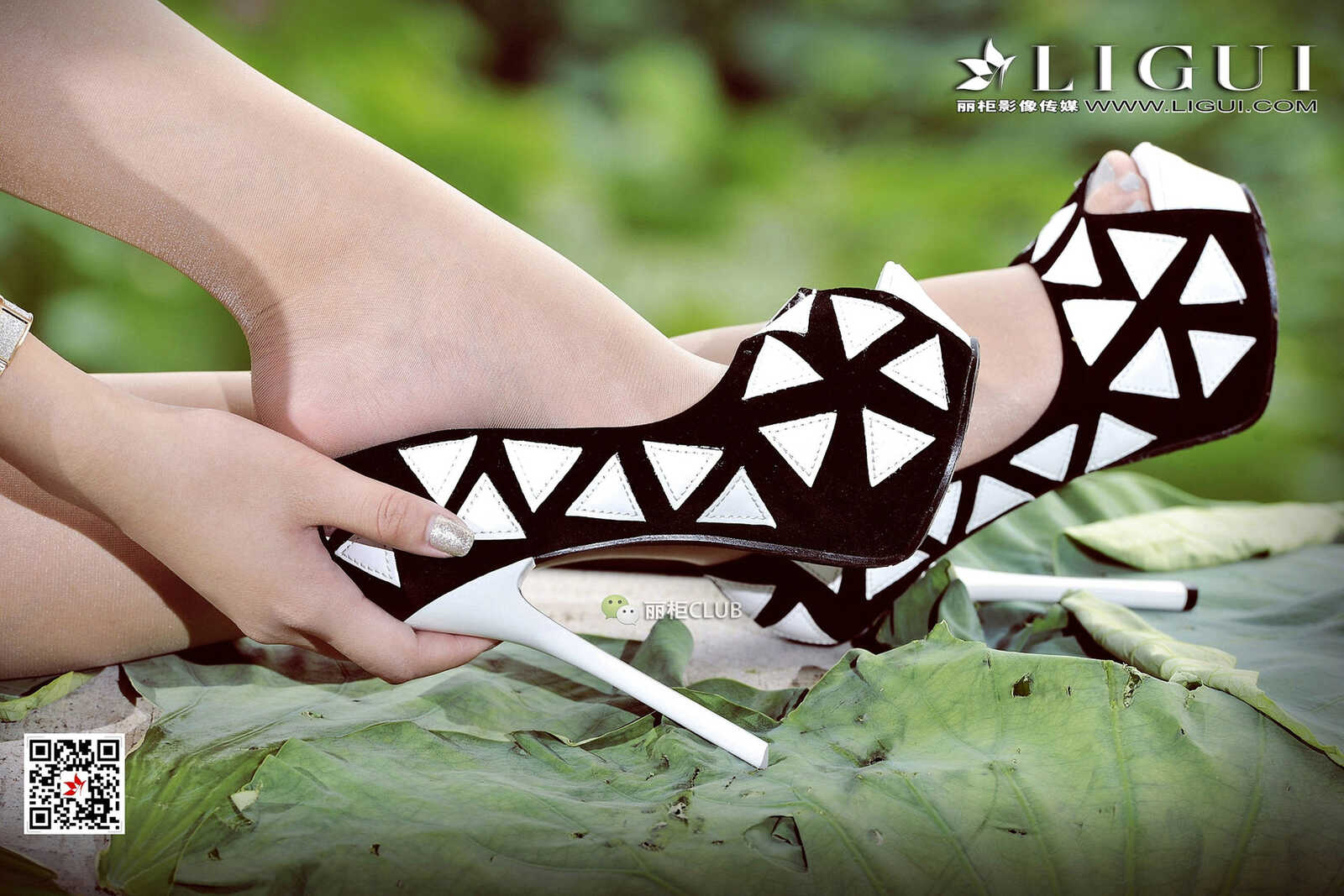 Model 腿模Amily《连衣套裙+肉丝足》 [丽柜Ligui] 写第17张