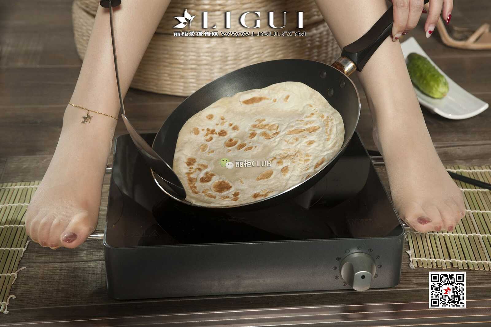足模Vicky《丝足美食》 [丽柜Ligui] 写真集第17张