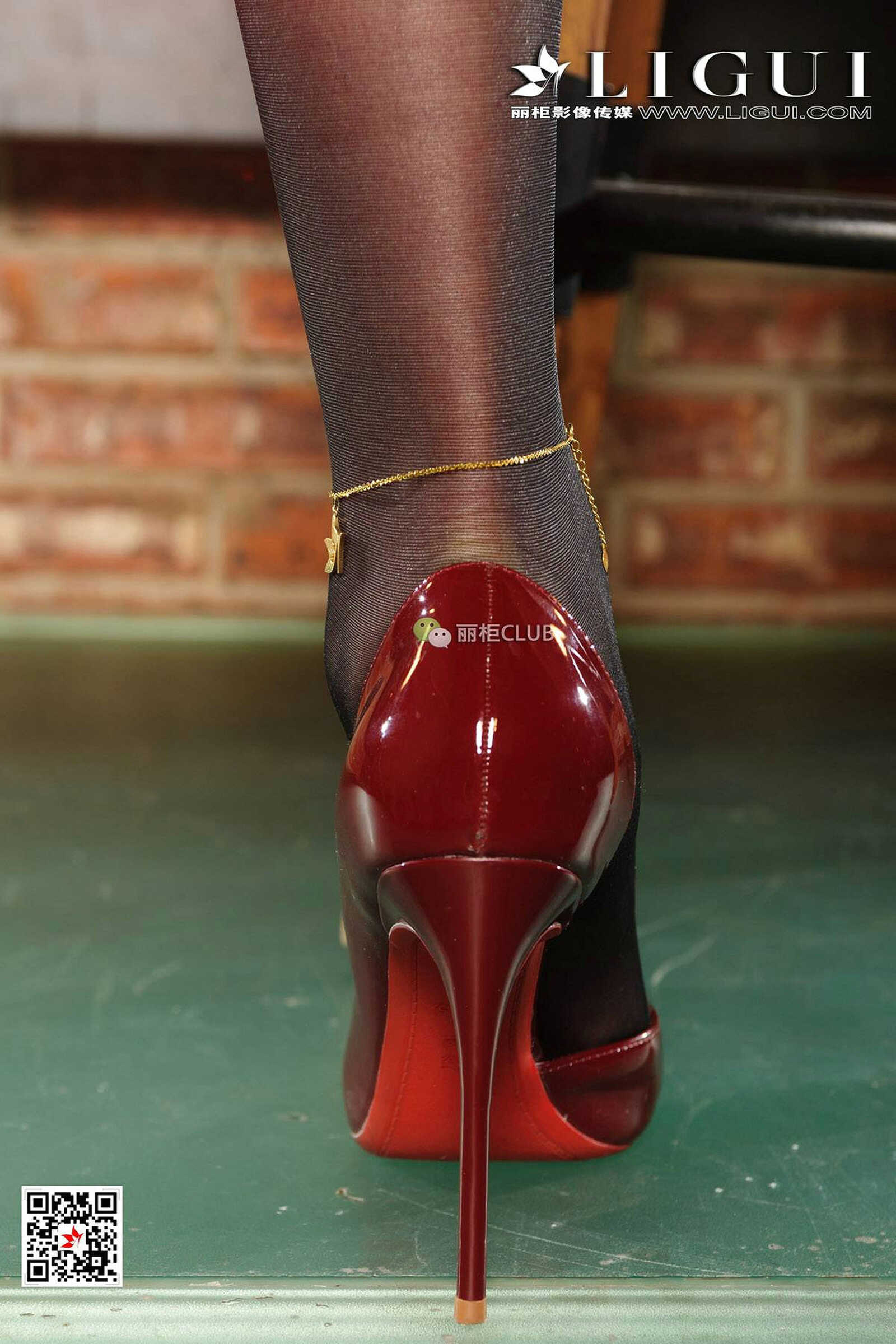 腿模小戈《夜店黑丝女郎》 [丽柜Ligui] 写真集第15张