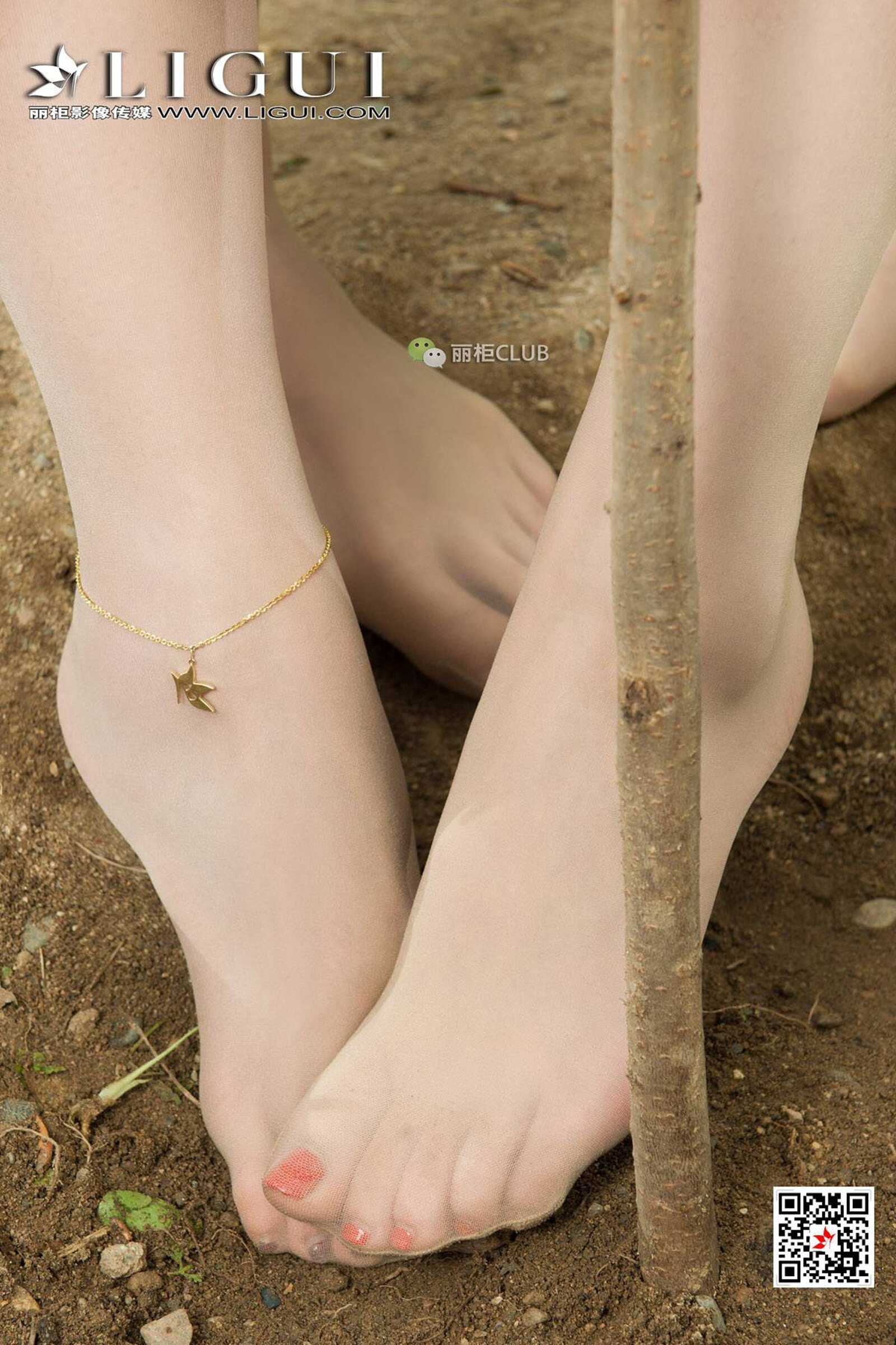 腿模雪糕&amp;amp;筱筱《户外丝足》 [丽柜LIGUI] 美腿丝第15张