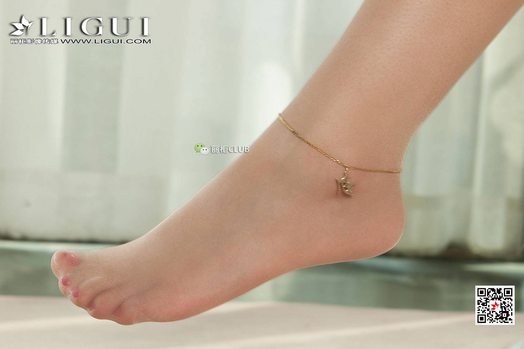 腿模洛奇《肉丝OL的丝足》 [丽柜LIGUI] 美腿丝袜第8张