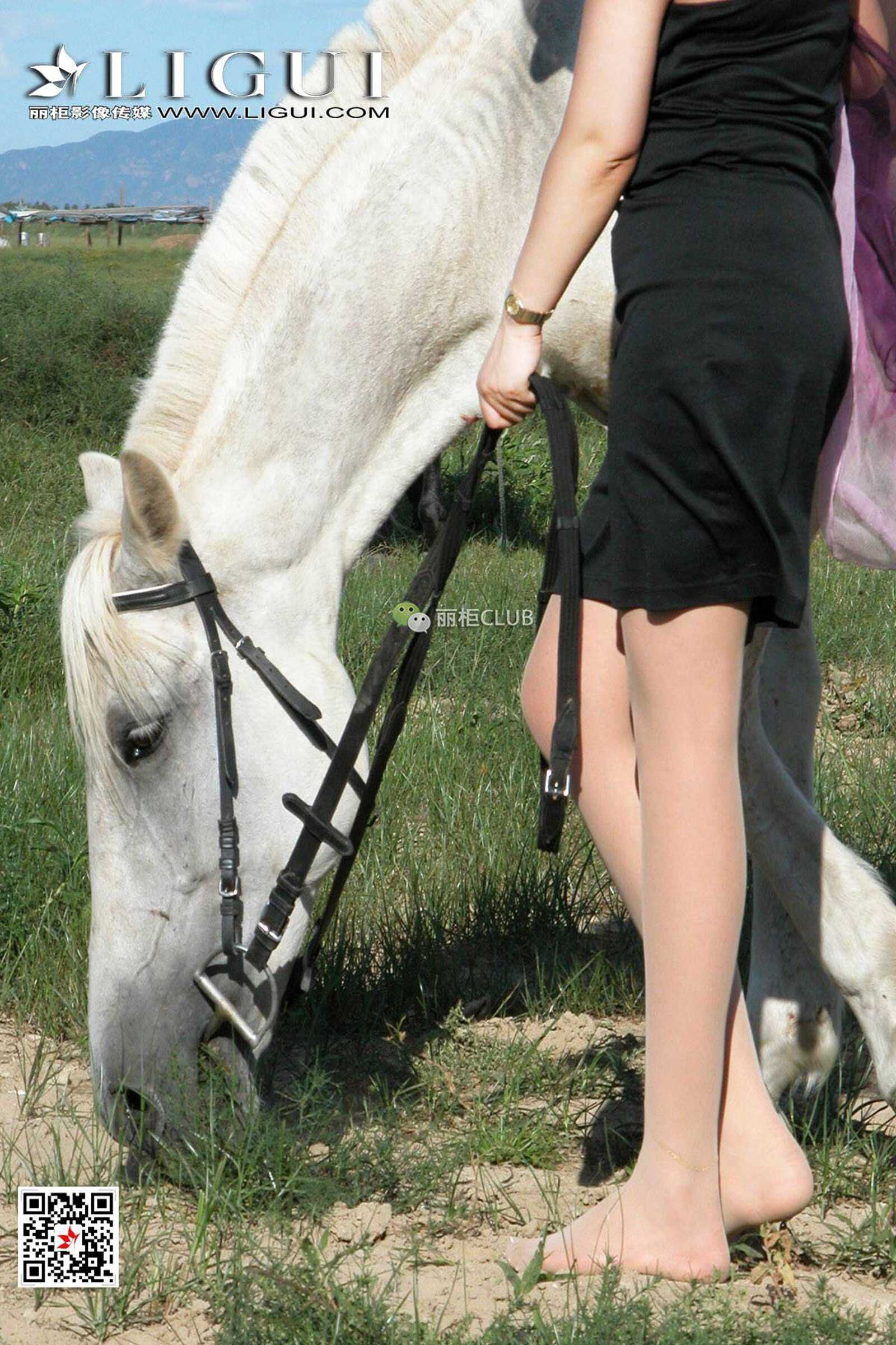 腿模丝高《白马女郎美丝》 [丽柜LIGUI] 美腿丝足第8张