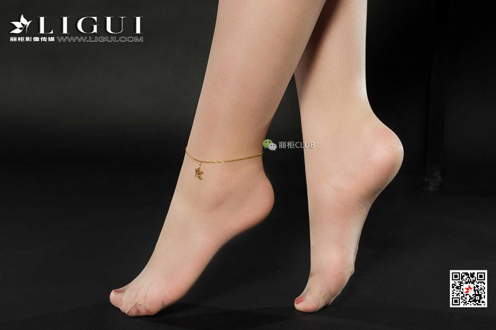 腿模果儿《丝足小秘书》 [丽柜LIGUI] 美腿丝足 写第1张