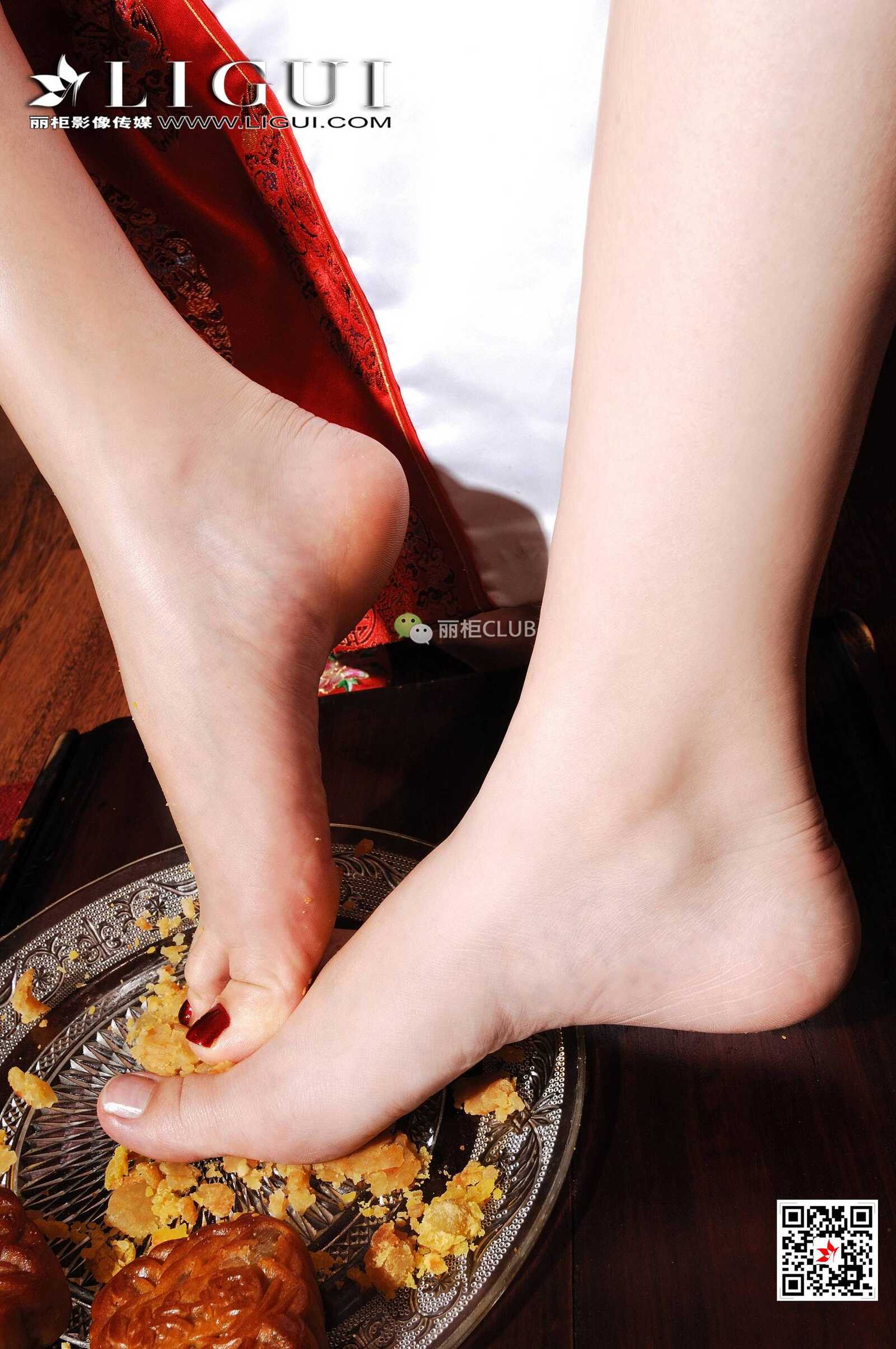 足模由美&amp;amp;菲菲《中秋丝足》 [丽柜Ligui] 经典回第5张