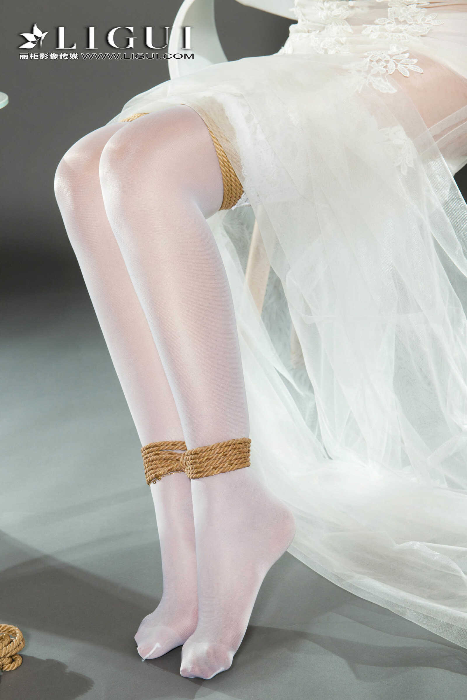 筱筱《蕾丝长裙美束》 [丽柜Ligui] 美腿丝足写真第10张