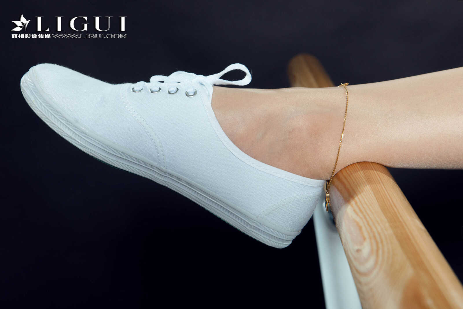腿模雪糕《运动妹子丝足》 [丽柜Ligui] 写真集第17张