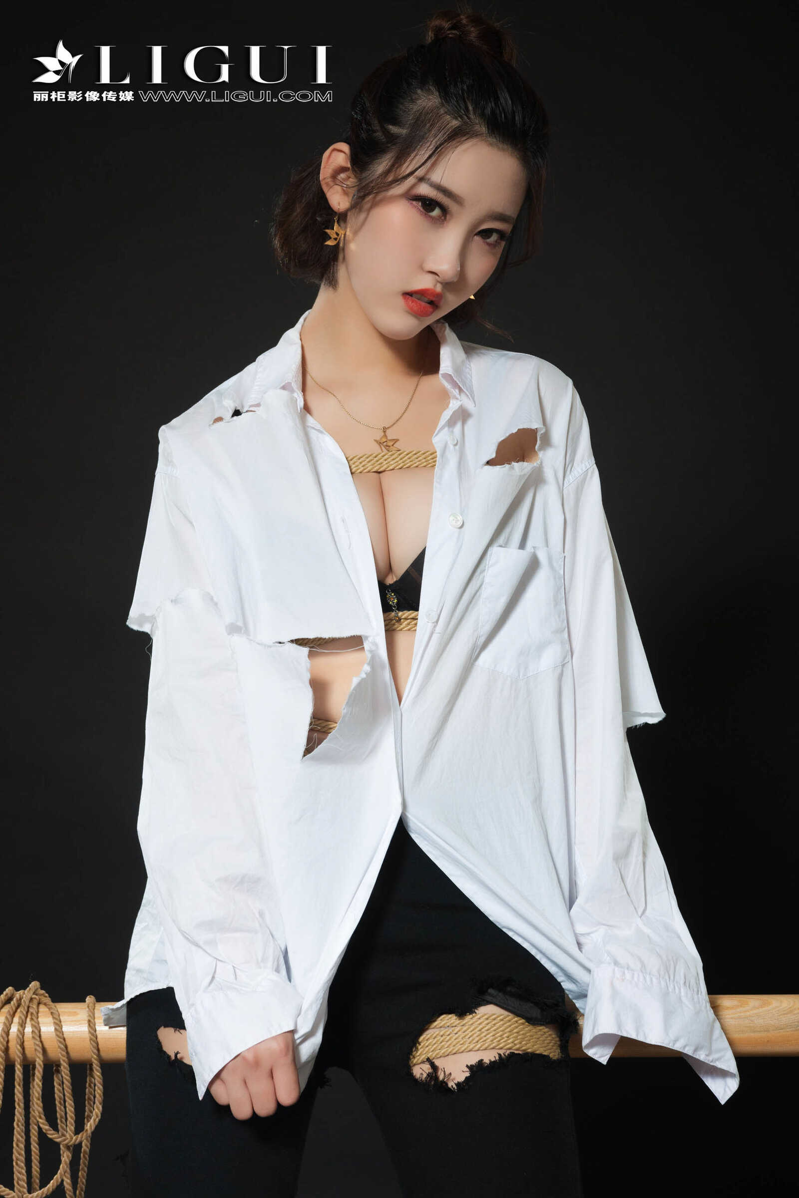 腿模筱筱《牛仔紧身裤+白衬衫+美束捆绑》 [丽柜第11张