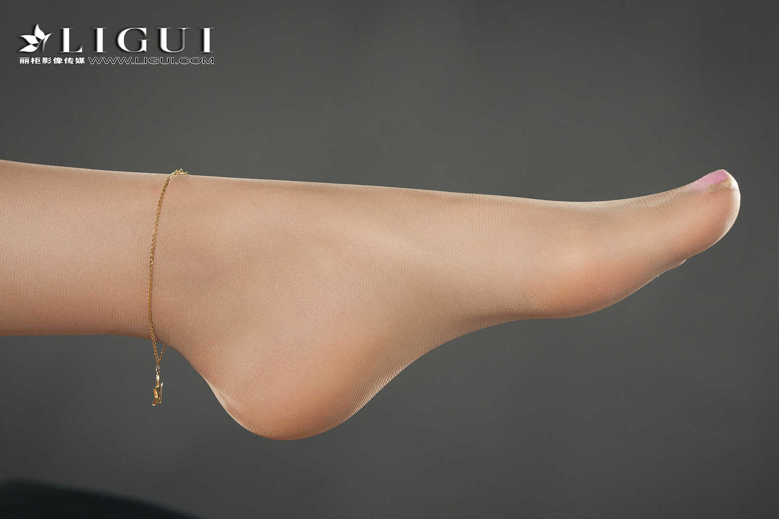 腿模韩羽《肉丝OL》 [丽柜Ligui] 写真集第1张