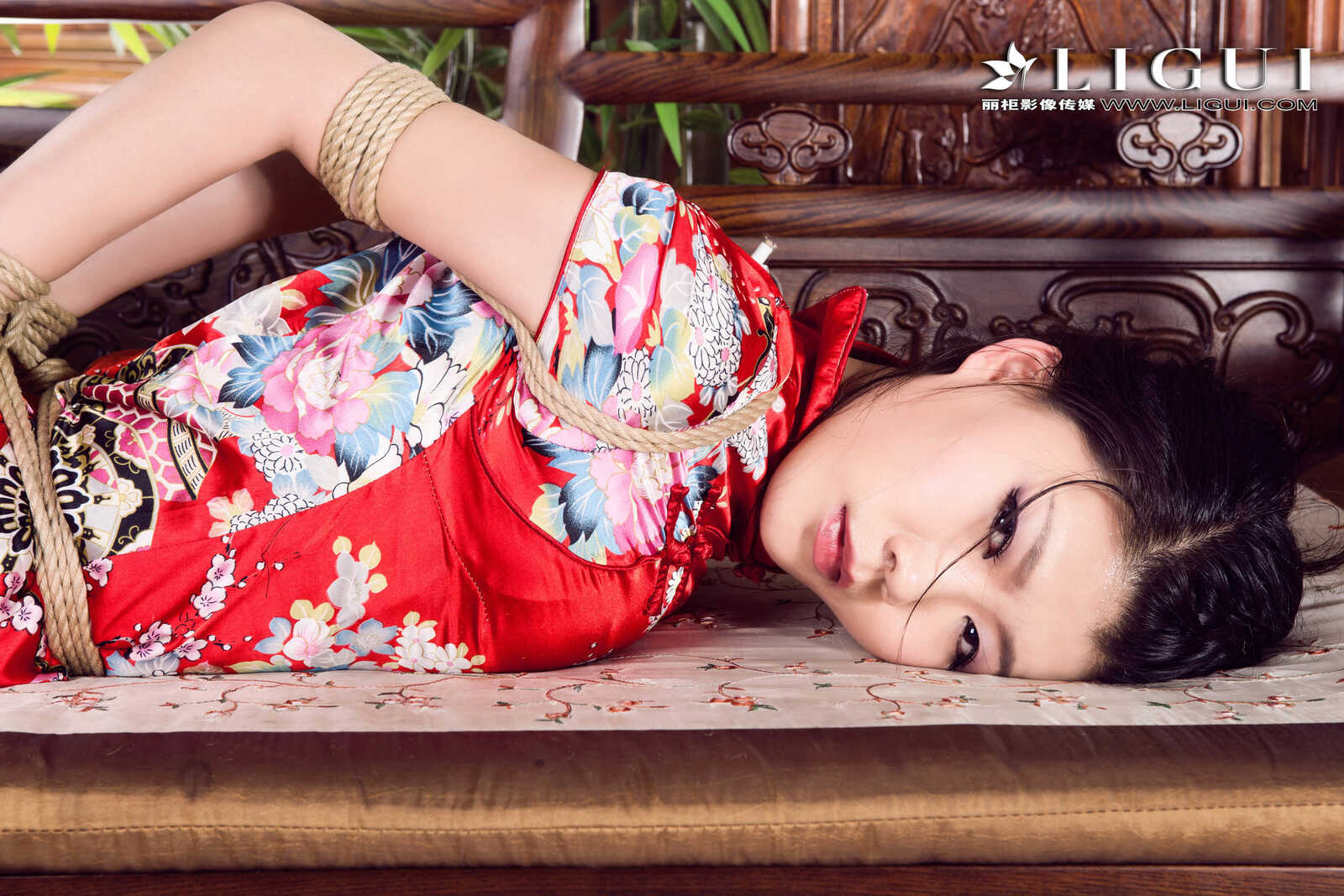 腿模怡萱《旗袍绳艺》 [丽柜Ligui] 经典回顾 写真第2张