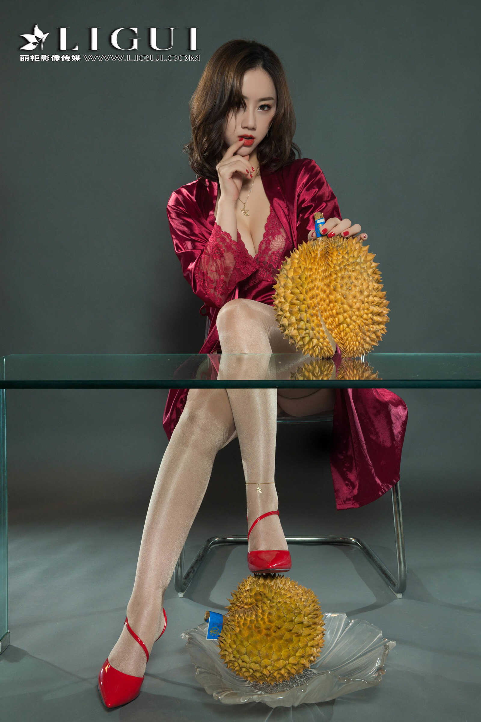 足模然然《榴莲丝袜少妇》 [丽柜Liguil] 写真集第17张