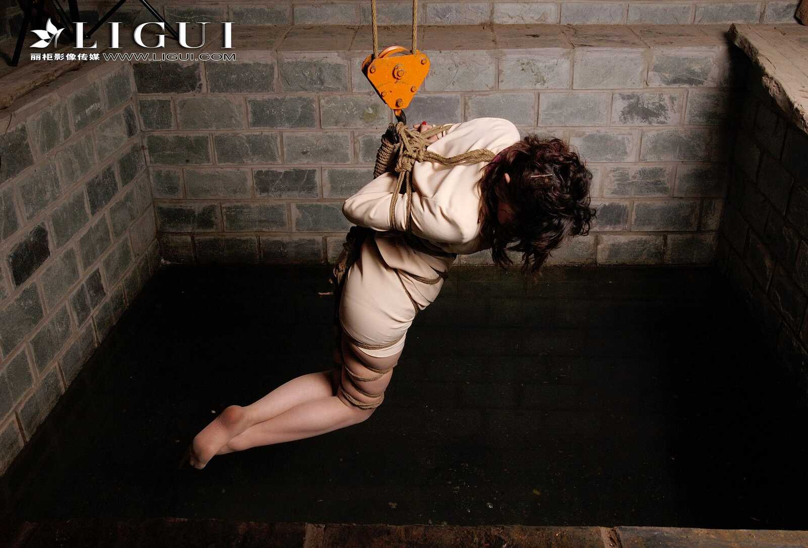 璐璐《丝袜捆绑绳艺》 [LIGUI丽柜美束] 写真集第18张