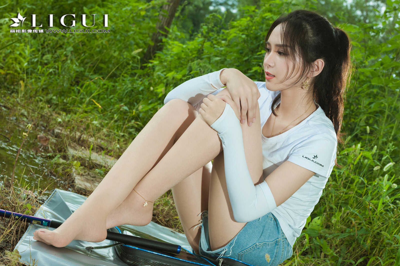 腿模小戈《钓鱼丝足》 [丽柜Liguil] 网络丽人 写真第12张