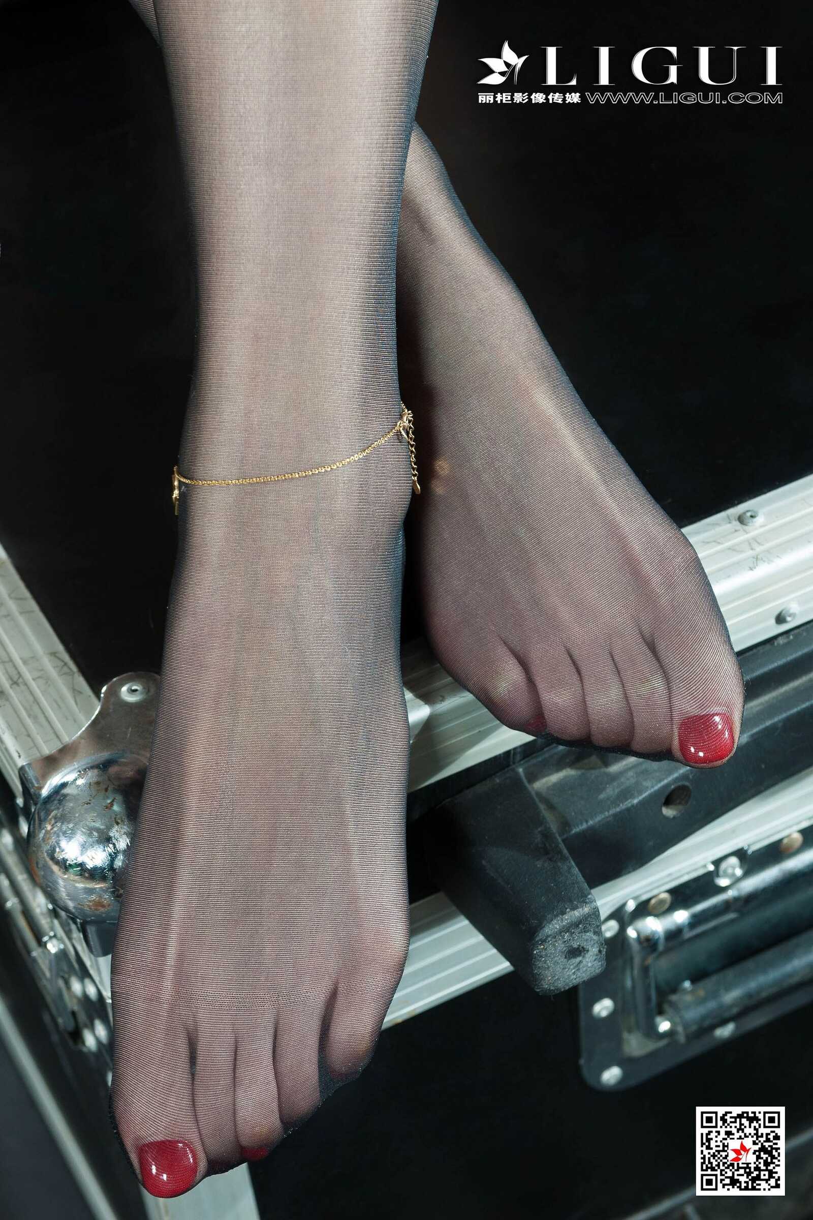 腿模凉儿《黑丝OL》 [丽柜Ligui] 网络丽人 写真集第15张