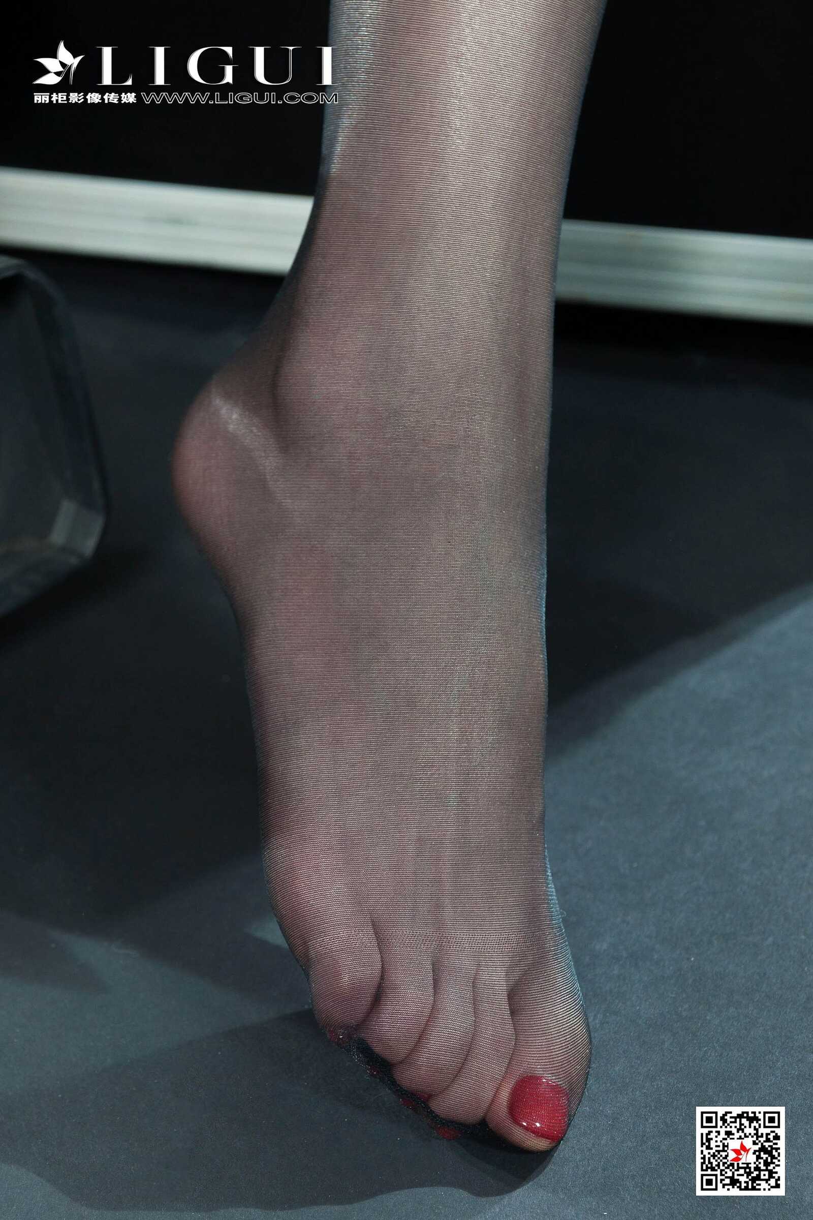 腿模凉儿《黑丝OL》 [丽柜Ligui] 网络丽人 写真集第1张