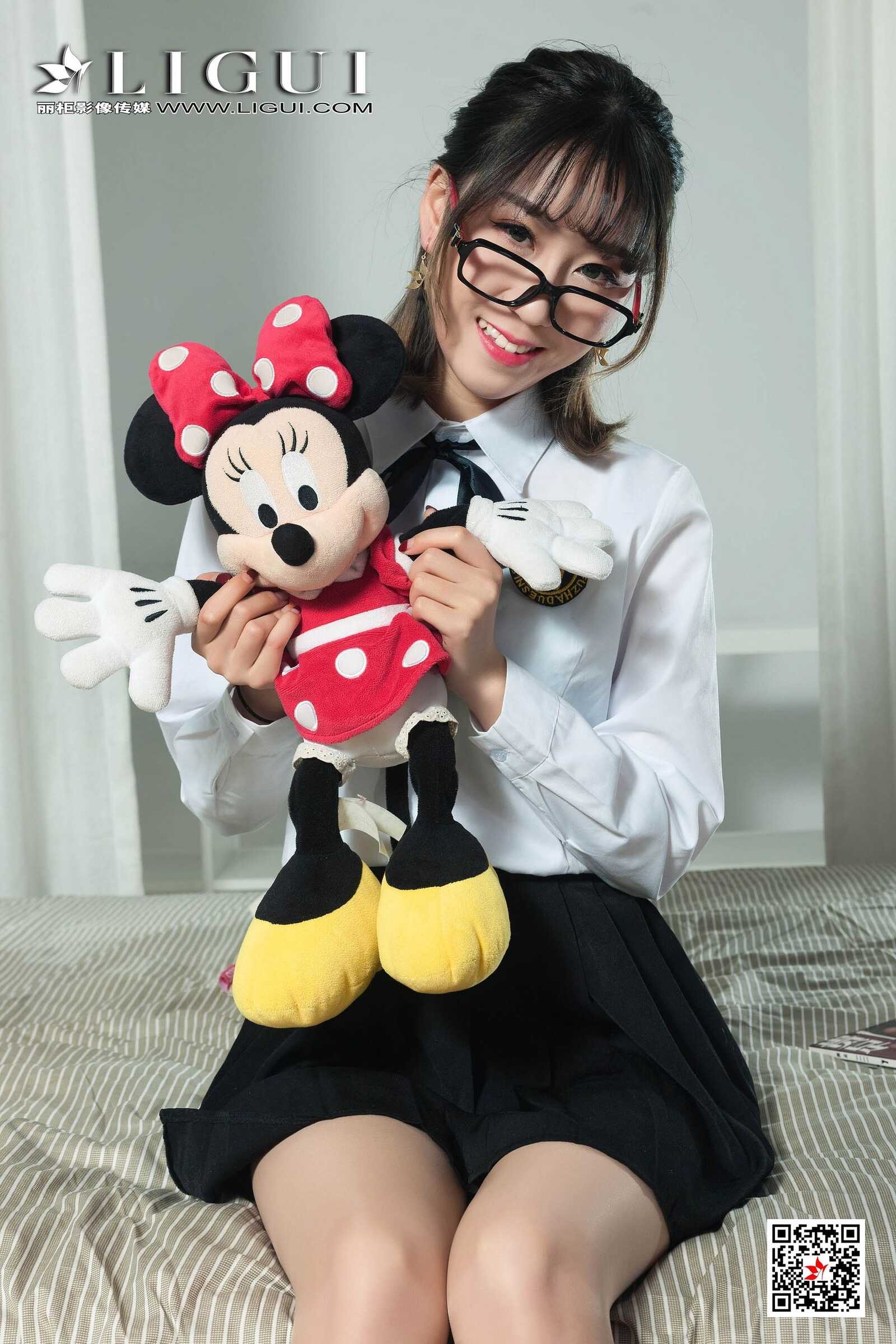 鱼妹《短筒袜玉足》[丽柜Ligui] 网络丽人 写真集第16张