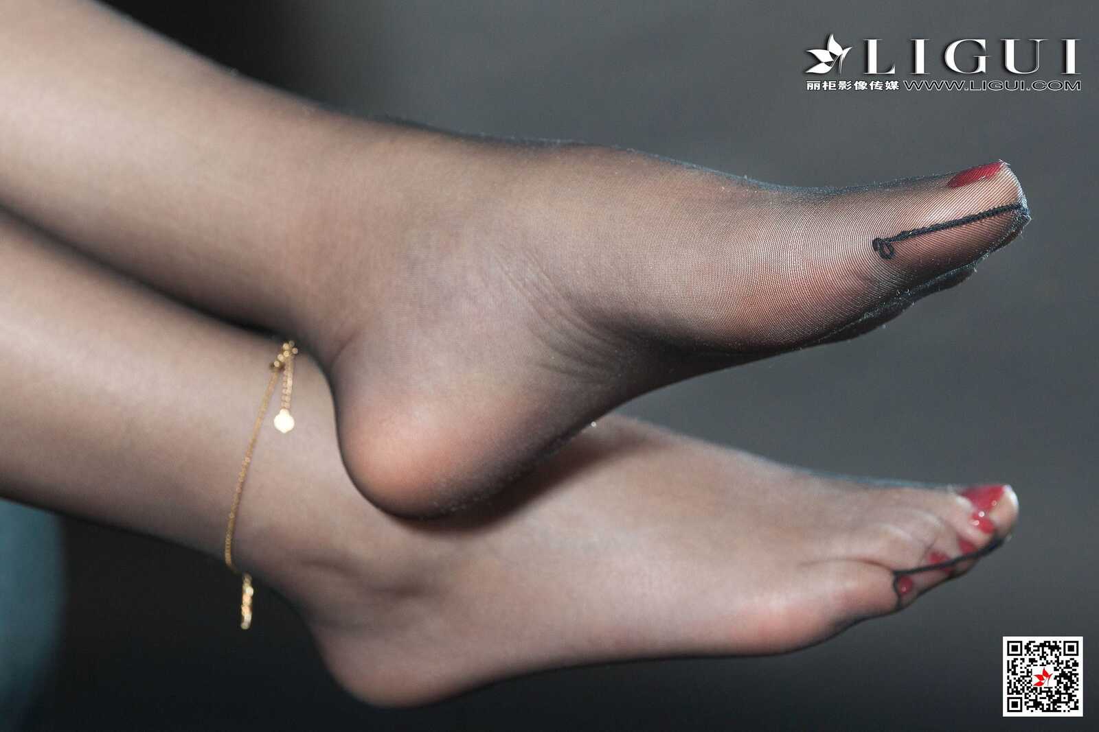 腿模Lala《黑丝玉足OL》 [丽柜Ligui]写真集第5张