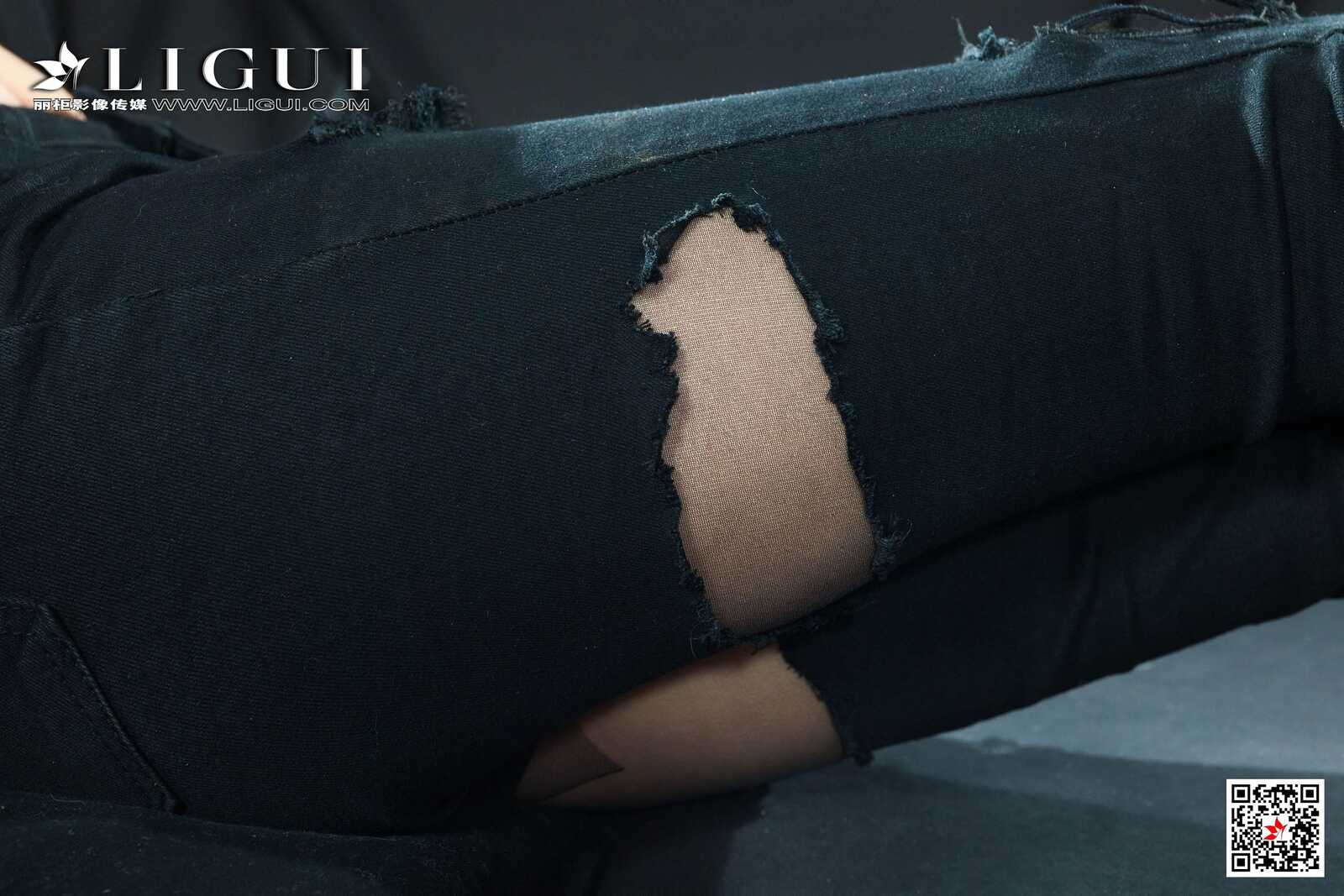 钟情《破洞牛仔黑丝OL》 [丽柜Ligui] 写真集第6张