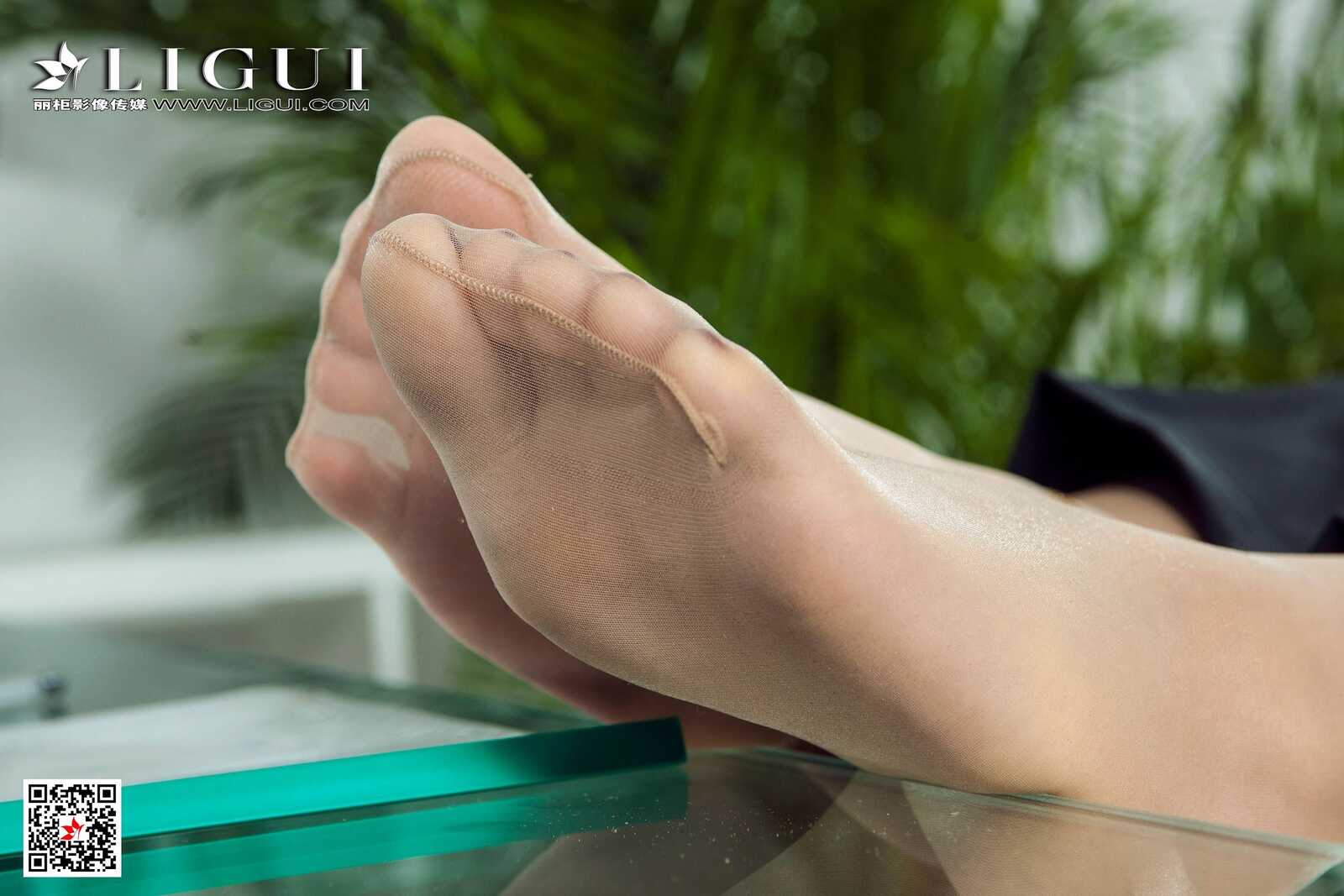 腿模拉拉《西装丽人》 [丽柜Ligui] 网络丽人 写真第5张