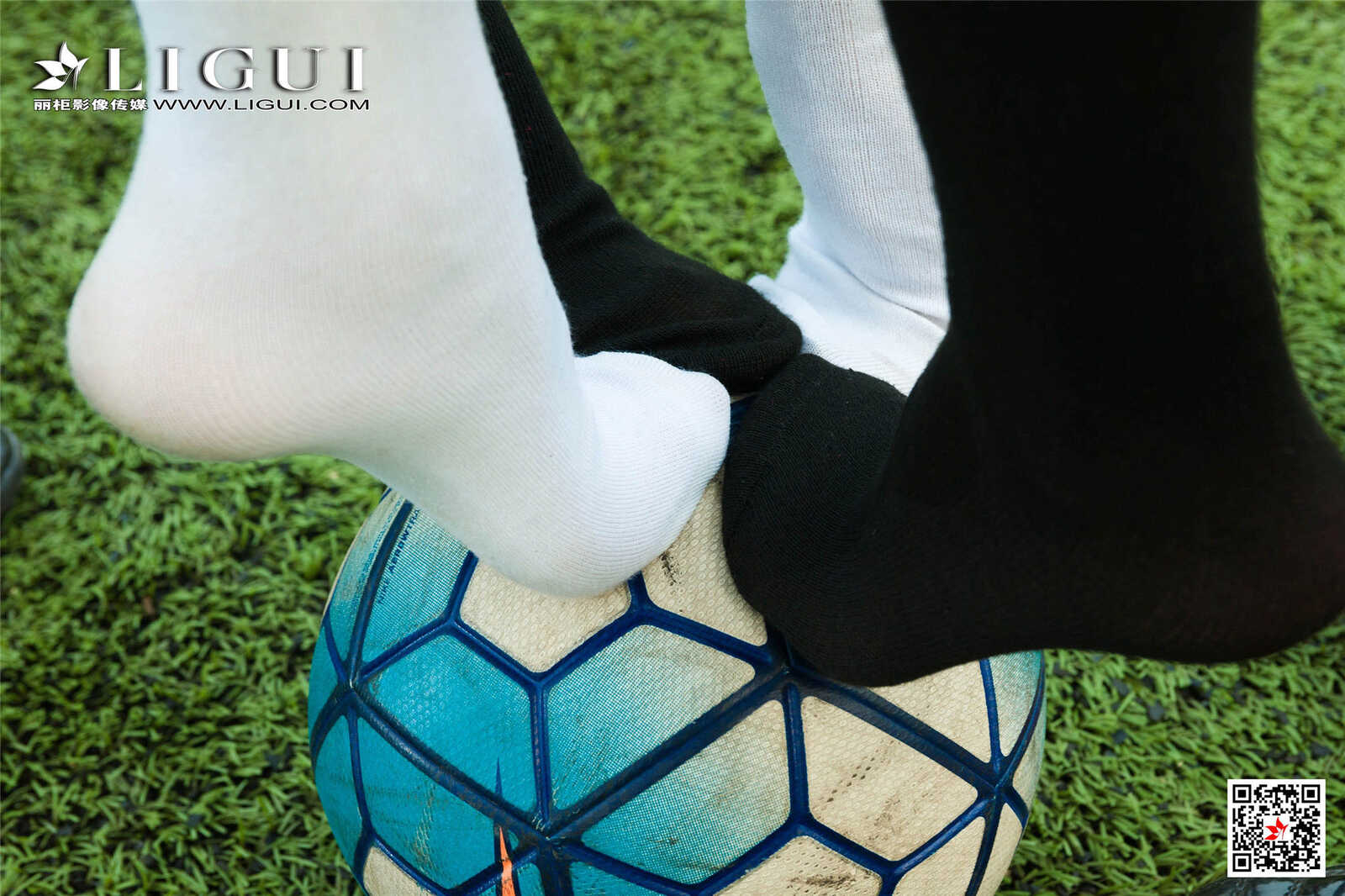 兔子&凉儿&甜甜&允娜《足球丝足》 [丽柜第14张