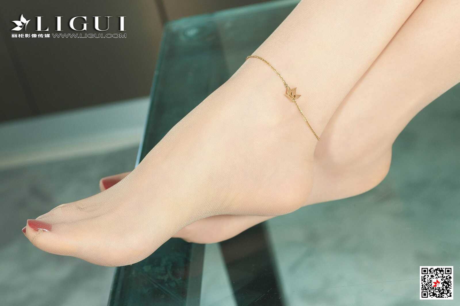 甜甜&amp;amp;凉儿《绝色美食丝袜诱惑》 [丽柜Ligui]第9张