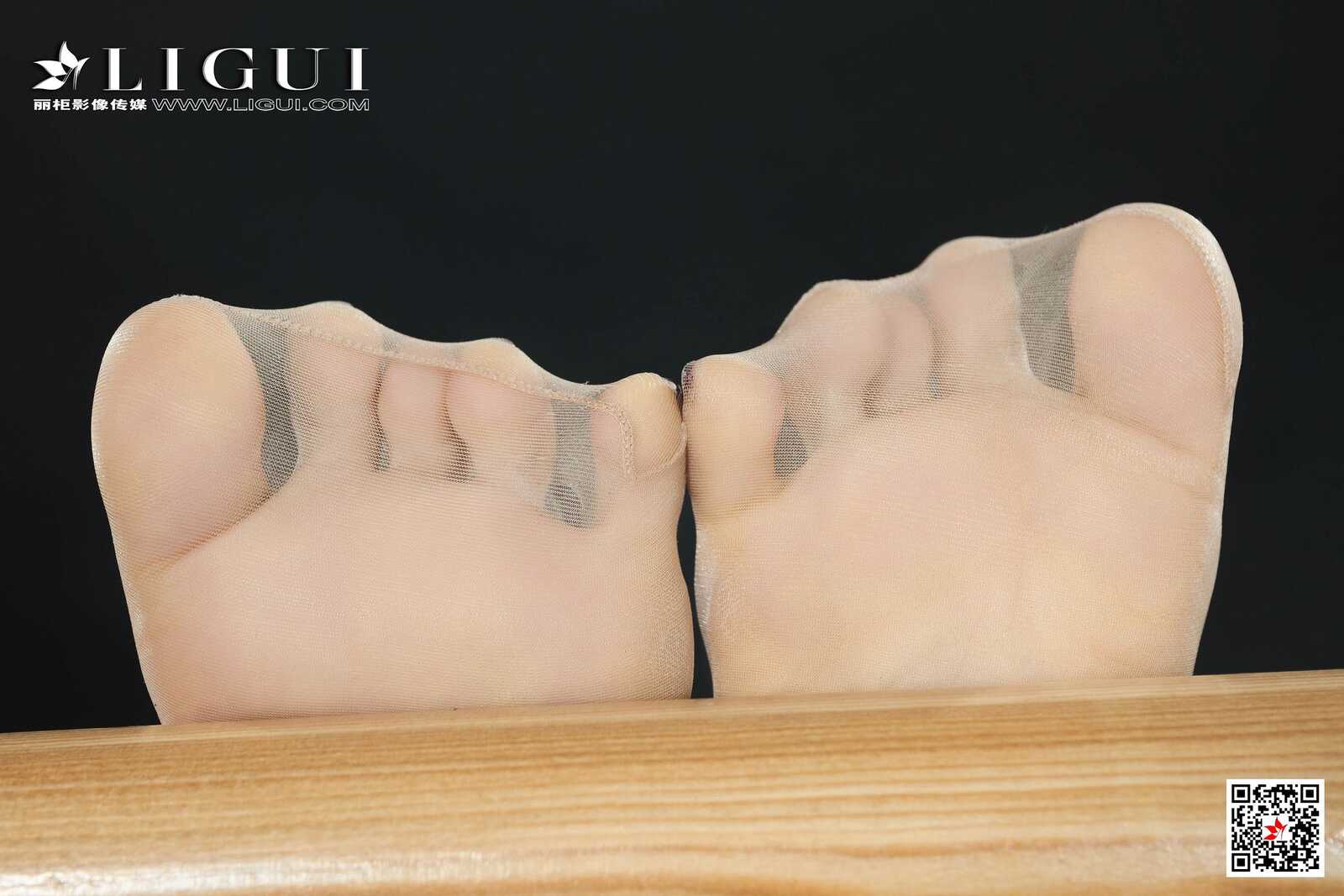 腿模Xilly《健身丝足》 [丽柜Ligui] 写真集第8张