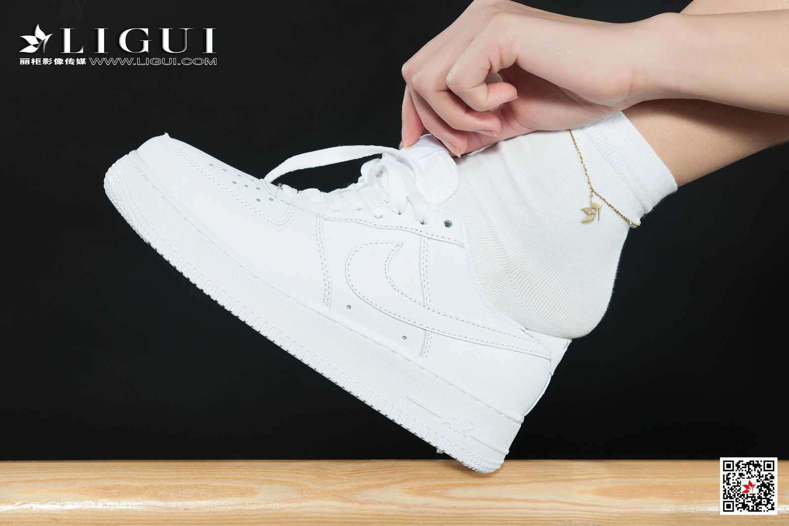 腿模Xilly《健身丝足》 [丽柜Ligui] 写真集第5张